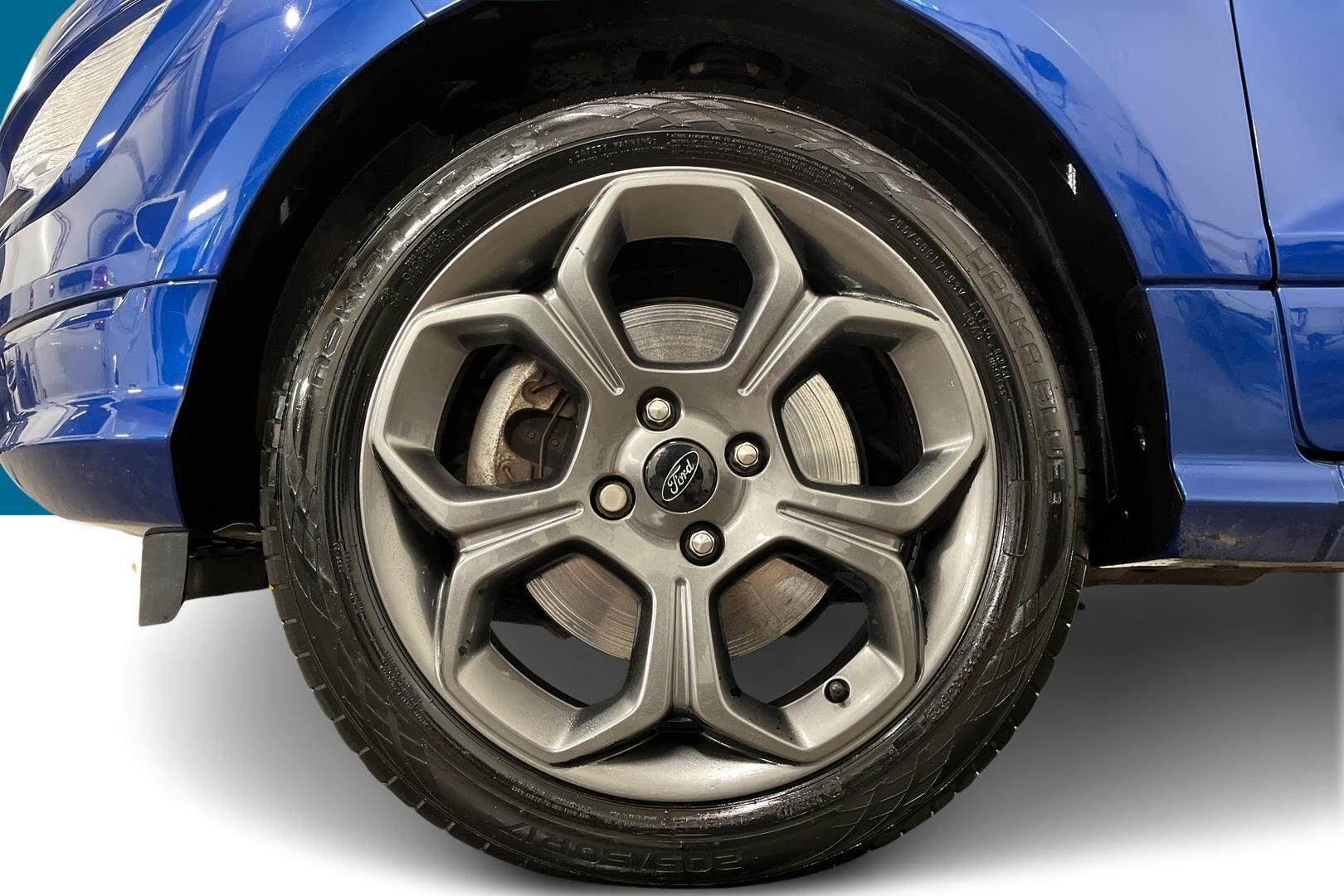 Ford Ecosport iso kuva 13