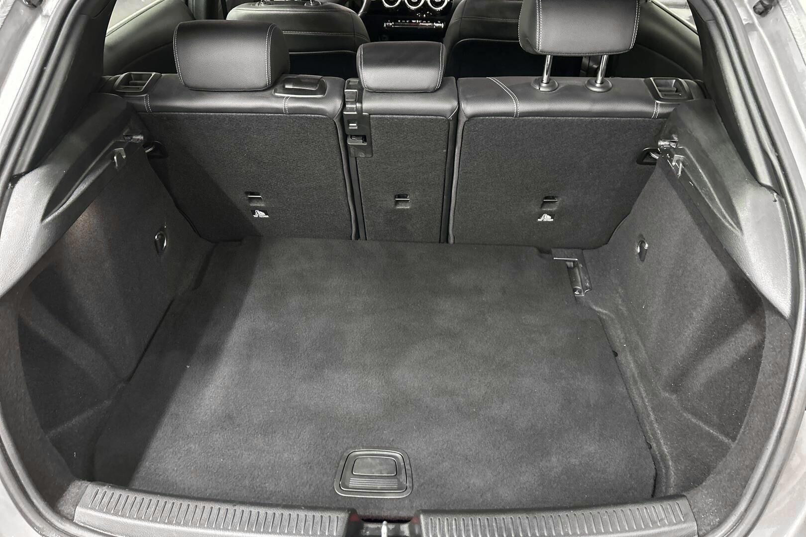 Mercedes-Benz A iso kuva 12