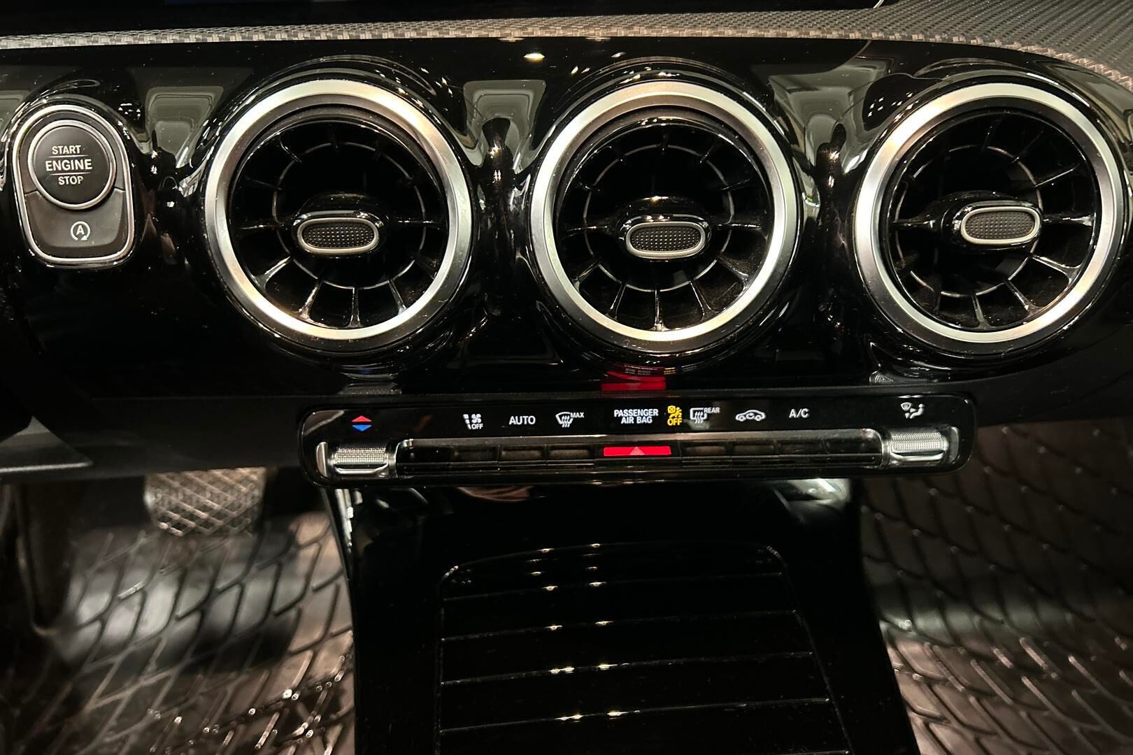 Mercedes-Benz A iso kuva 16