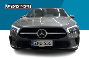 Mercedes-Benz A esikatselu 2