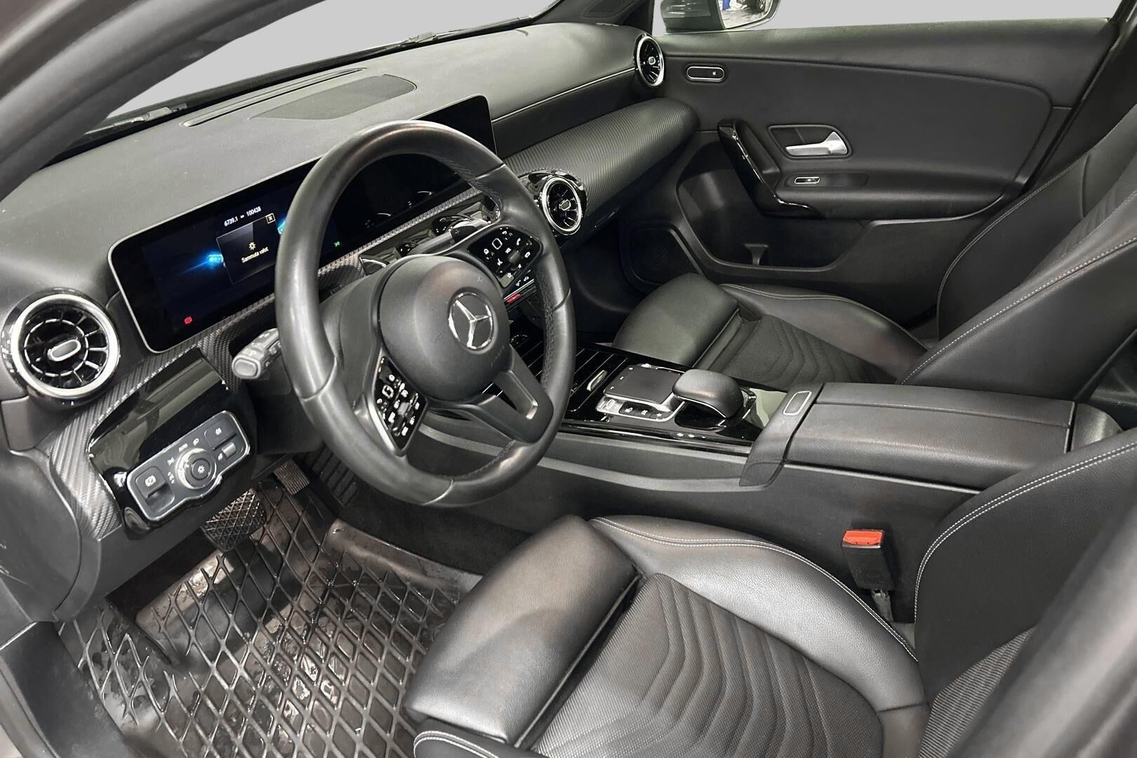 Mercedes-Benz A iso kuva 9