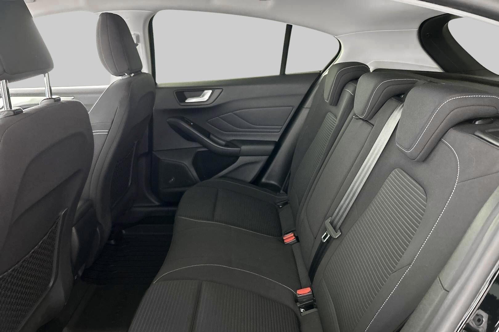 Ford Focus iso kuva 10