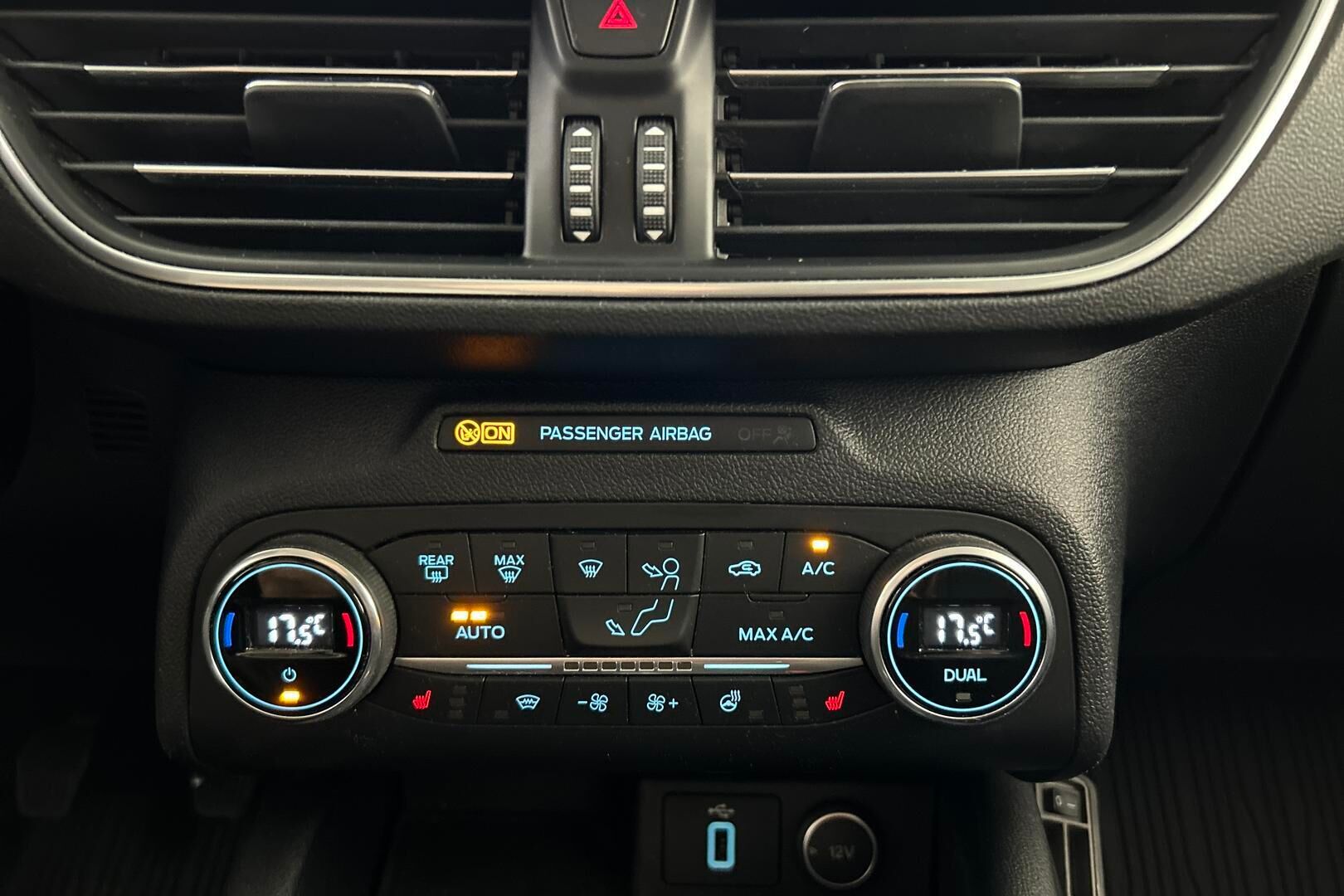 Ford Focus iso kuva 19