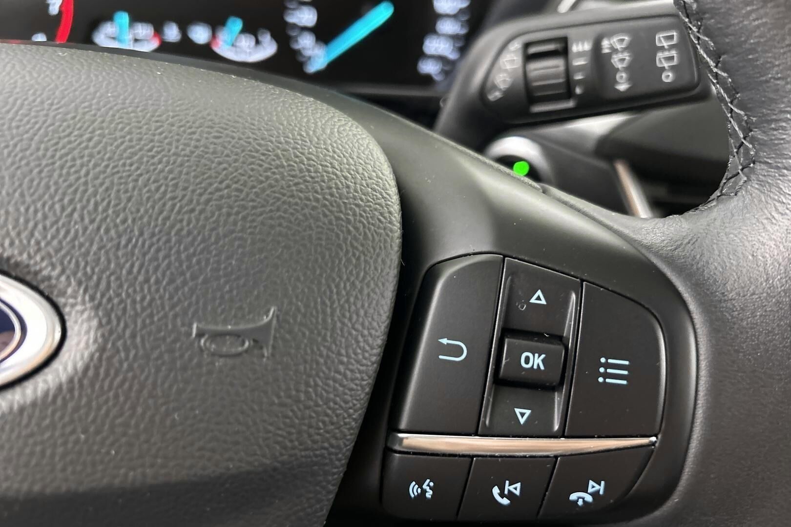 Ford Focus iso kuva 24