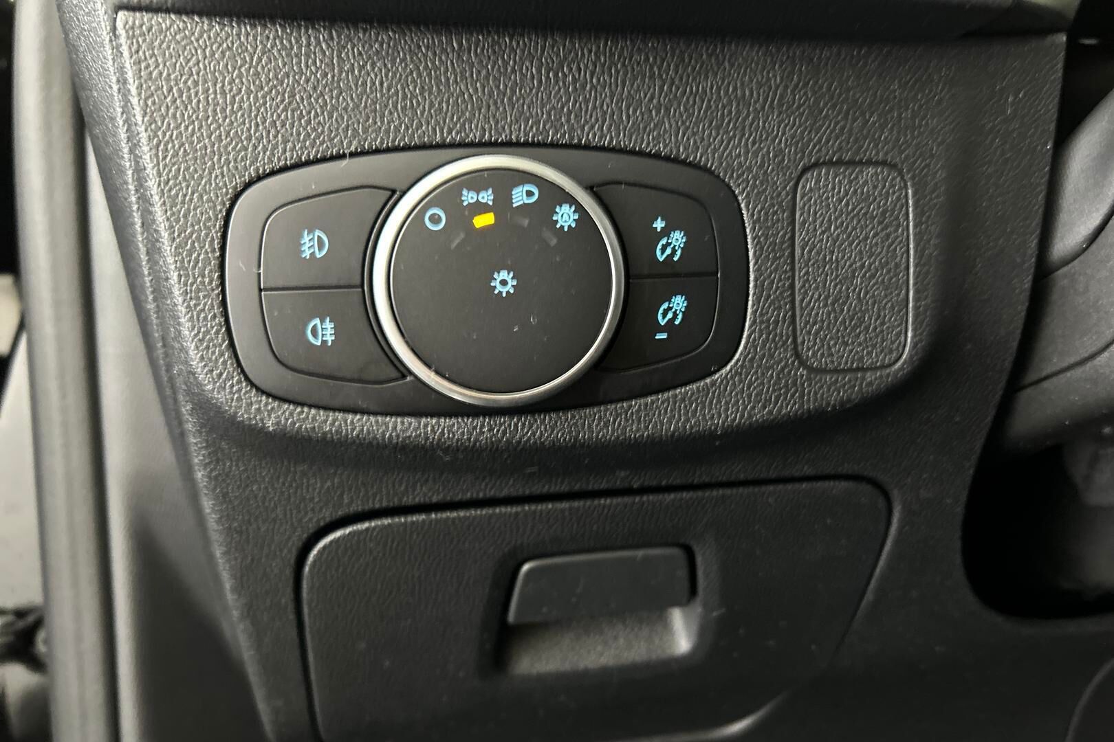 Ford Focus iso kuva 27