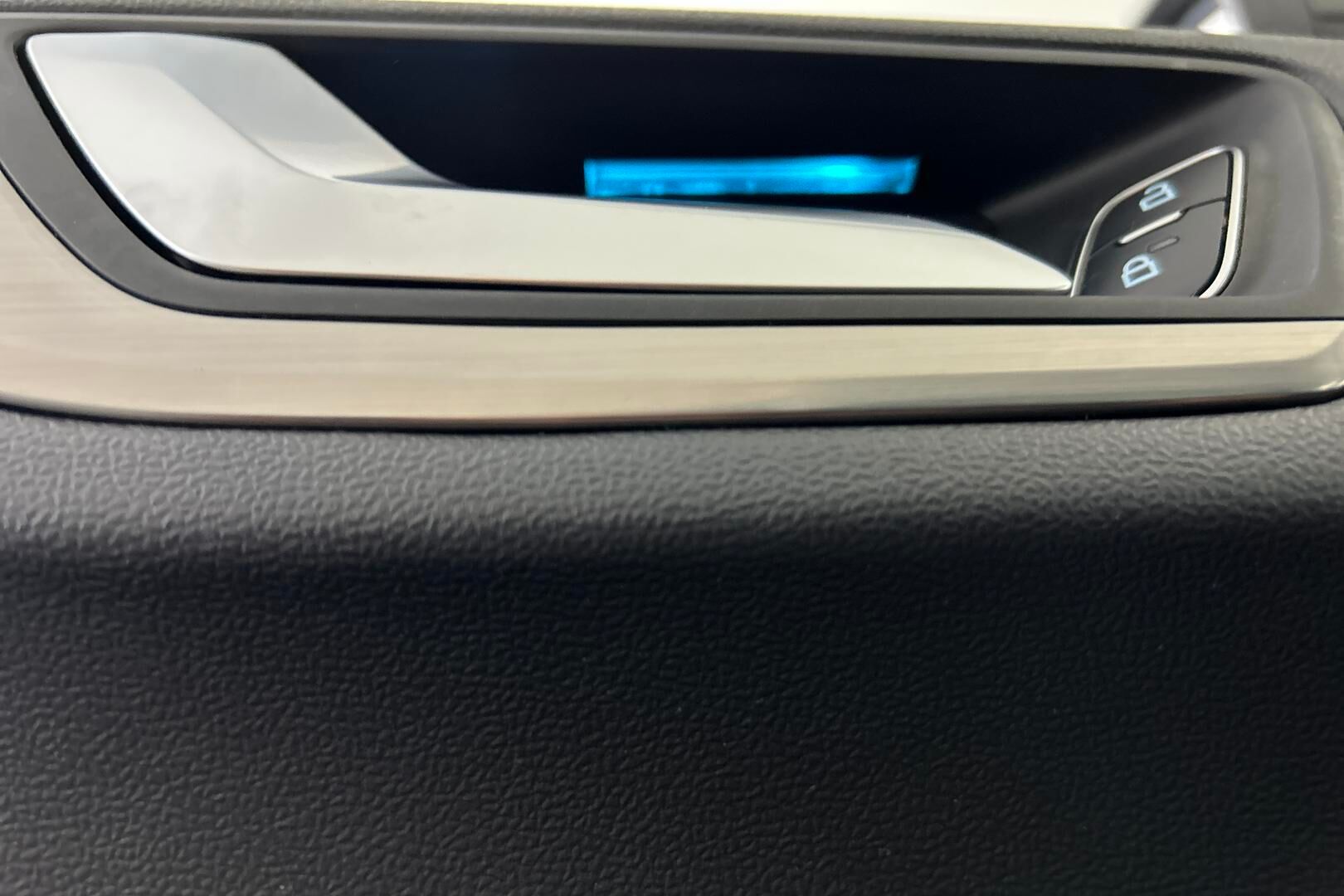 Ford Focus iso kuva 30