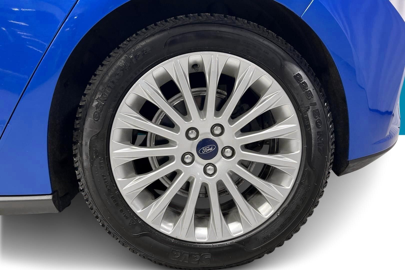 Ford Focus iso kuva 12