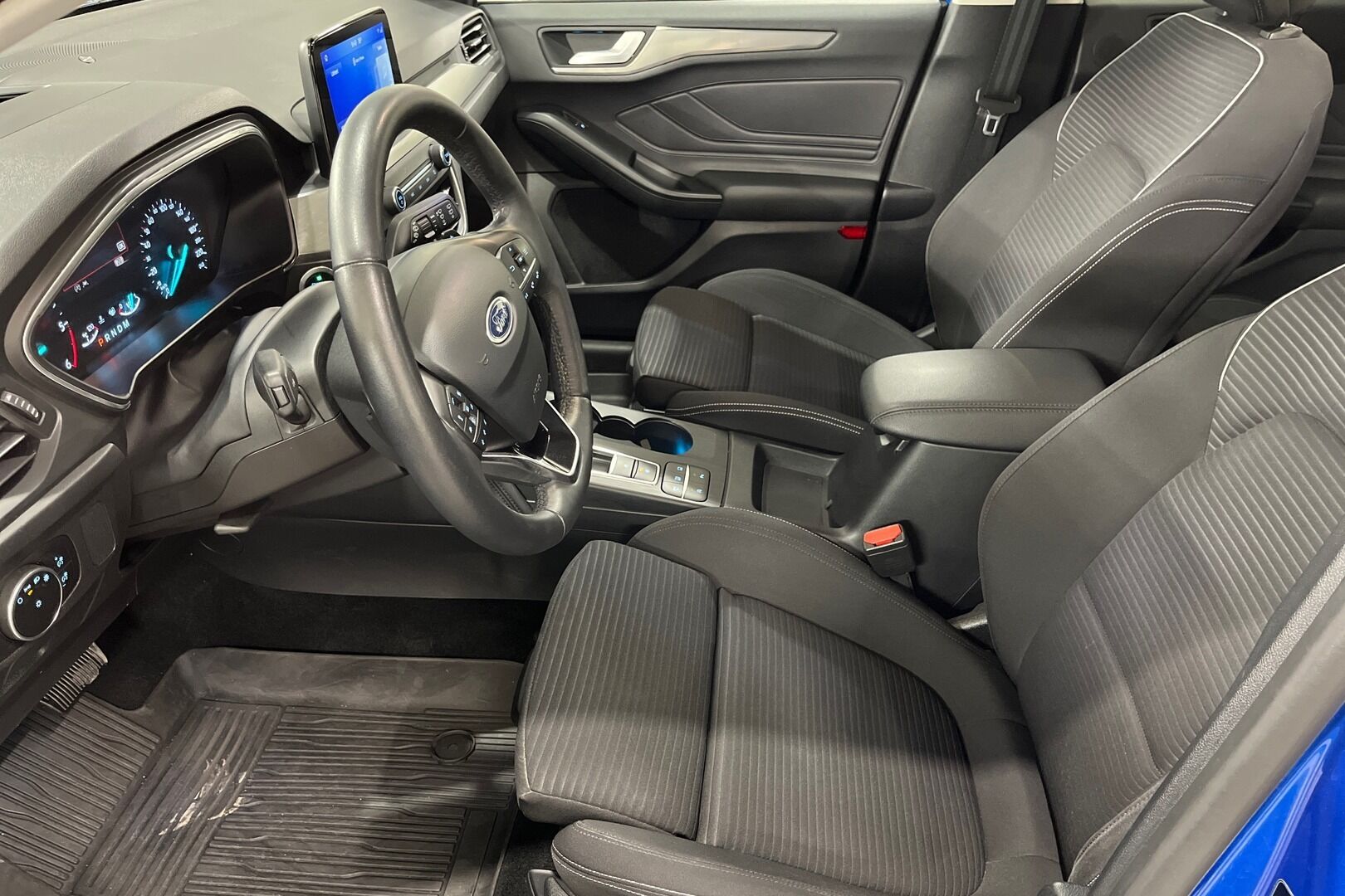 Ford Focus iso kuva 2