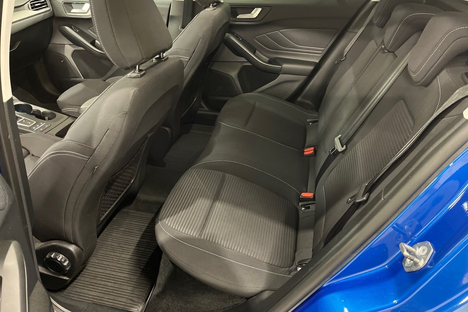 Ford Focus iso kuva 3