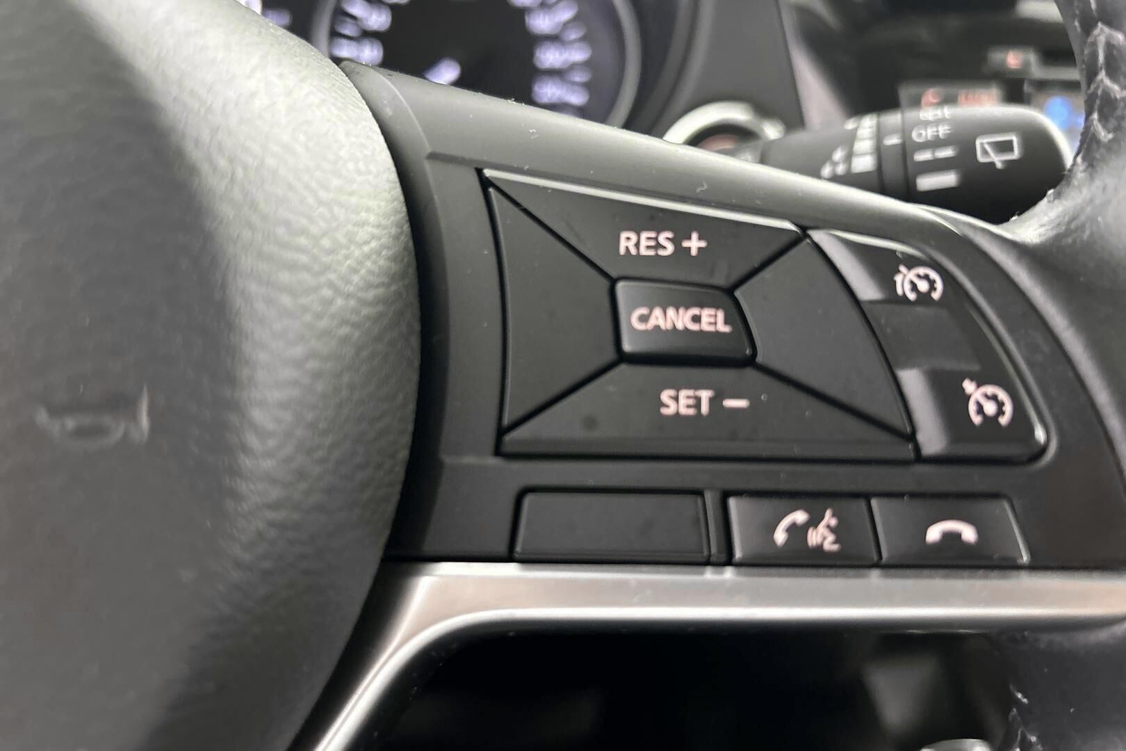 Nissan Qashqai iso kuva 16