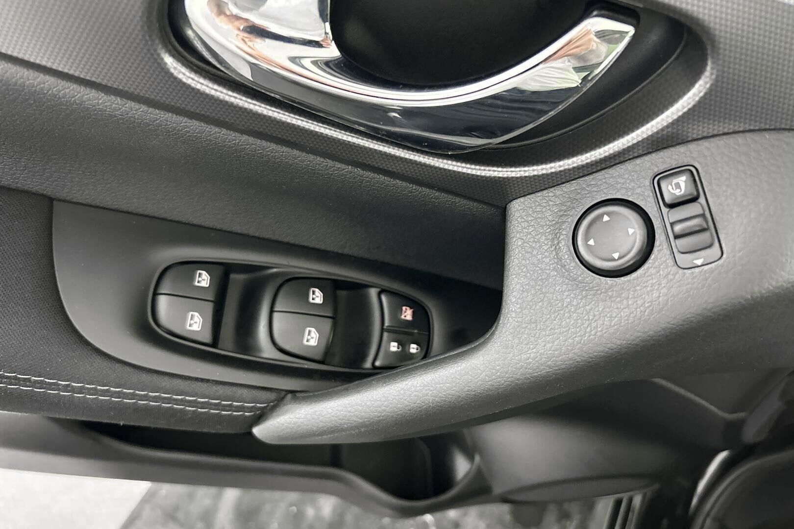 Nissan Qashqai iso kuva 19