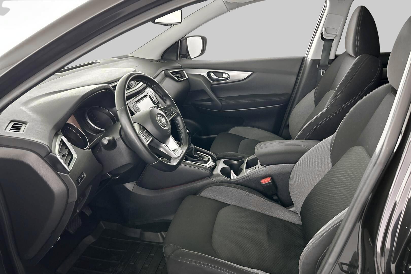 Nissan Qashqai iso kuva 6