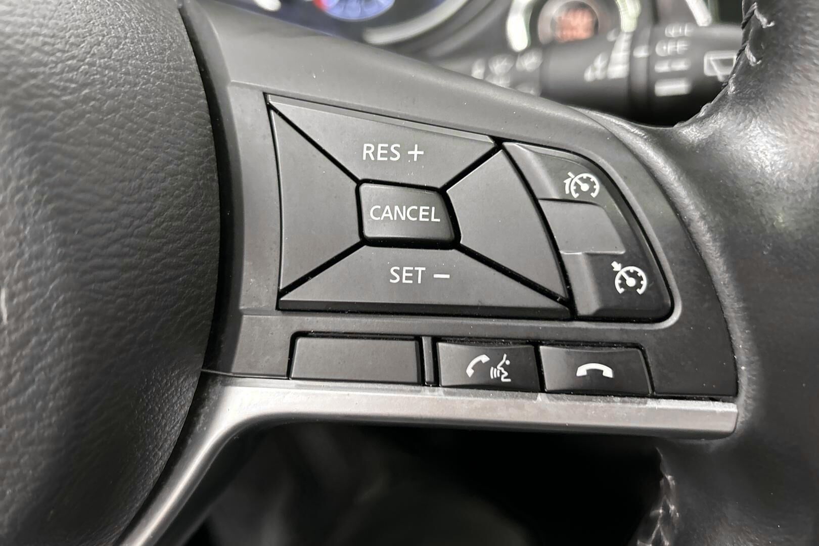 Nissan Qashqai iso kuva 17