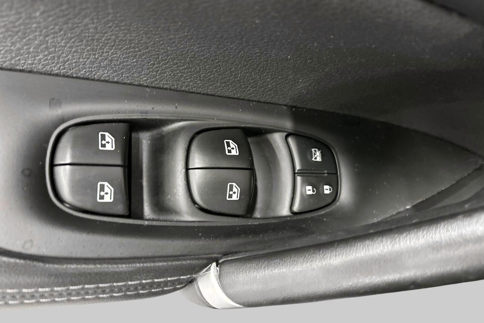 Nissan Qashqai iso kuva 20