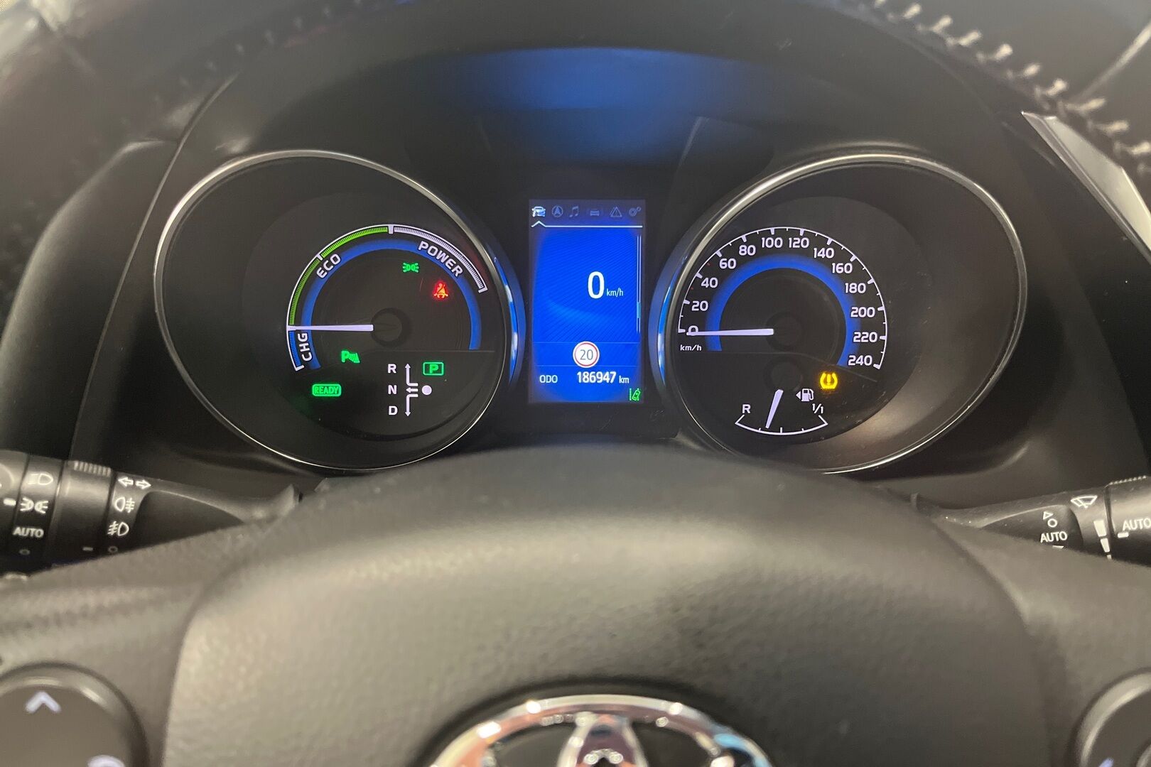 Toyota Auris iso kuva 12
