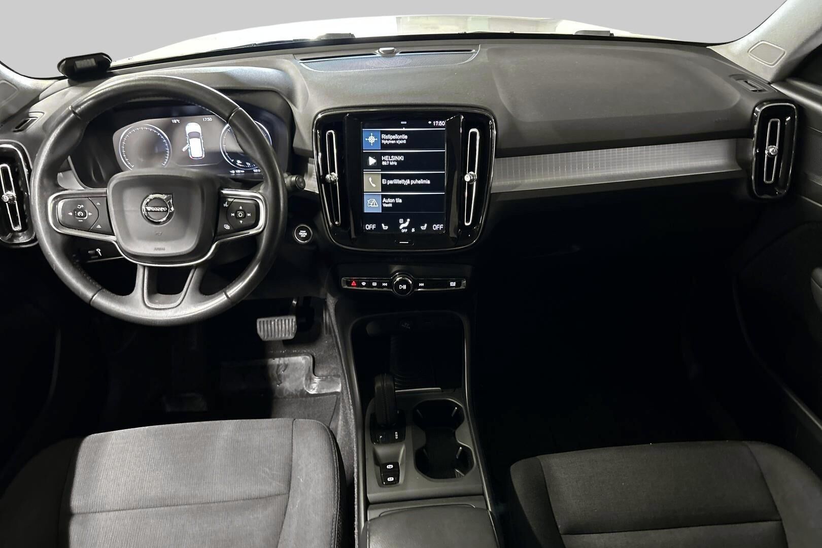 Volvo XC40 iso kuva 11