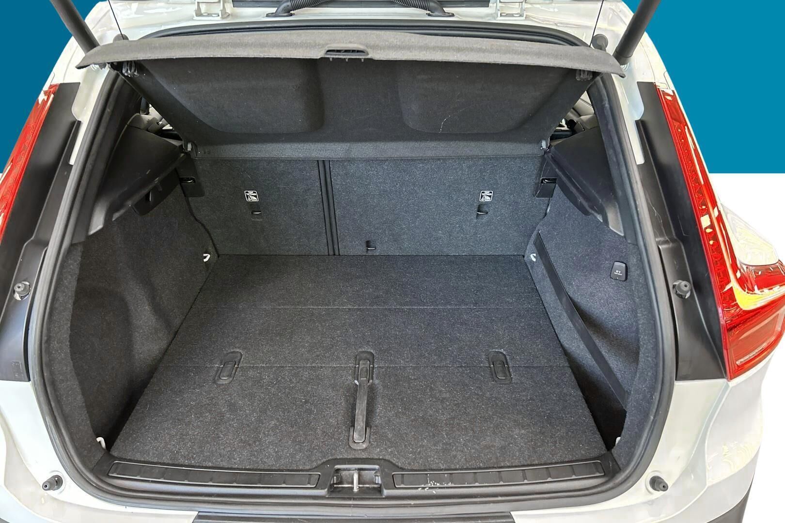 Volvo XC40 iso kuva 27