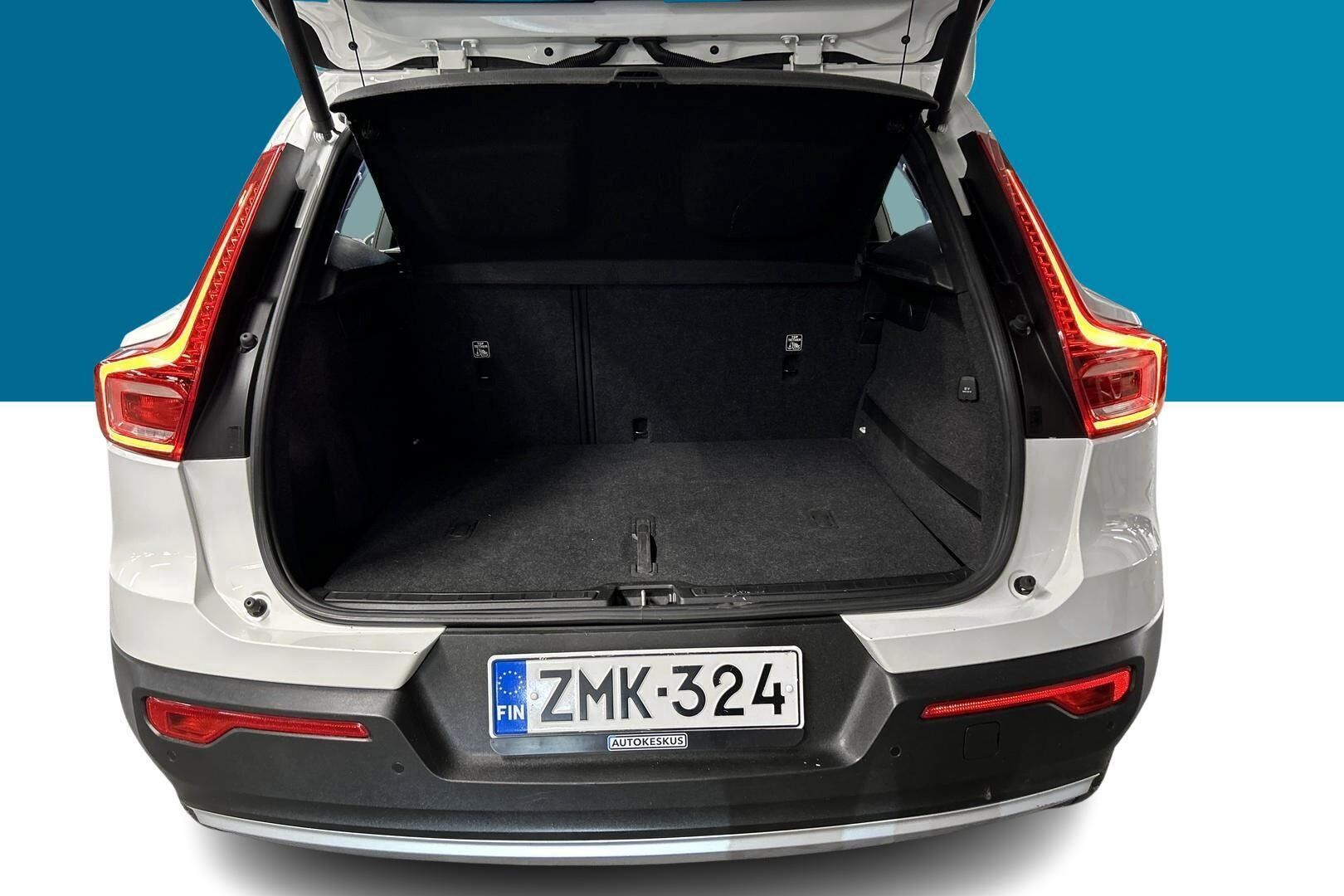 Volvo XC40 iso kuva 12