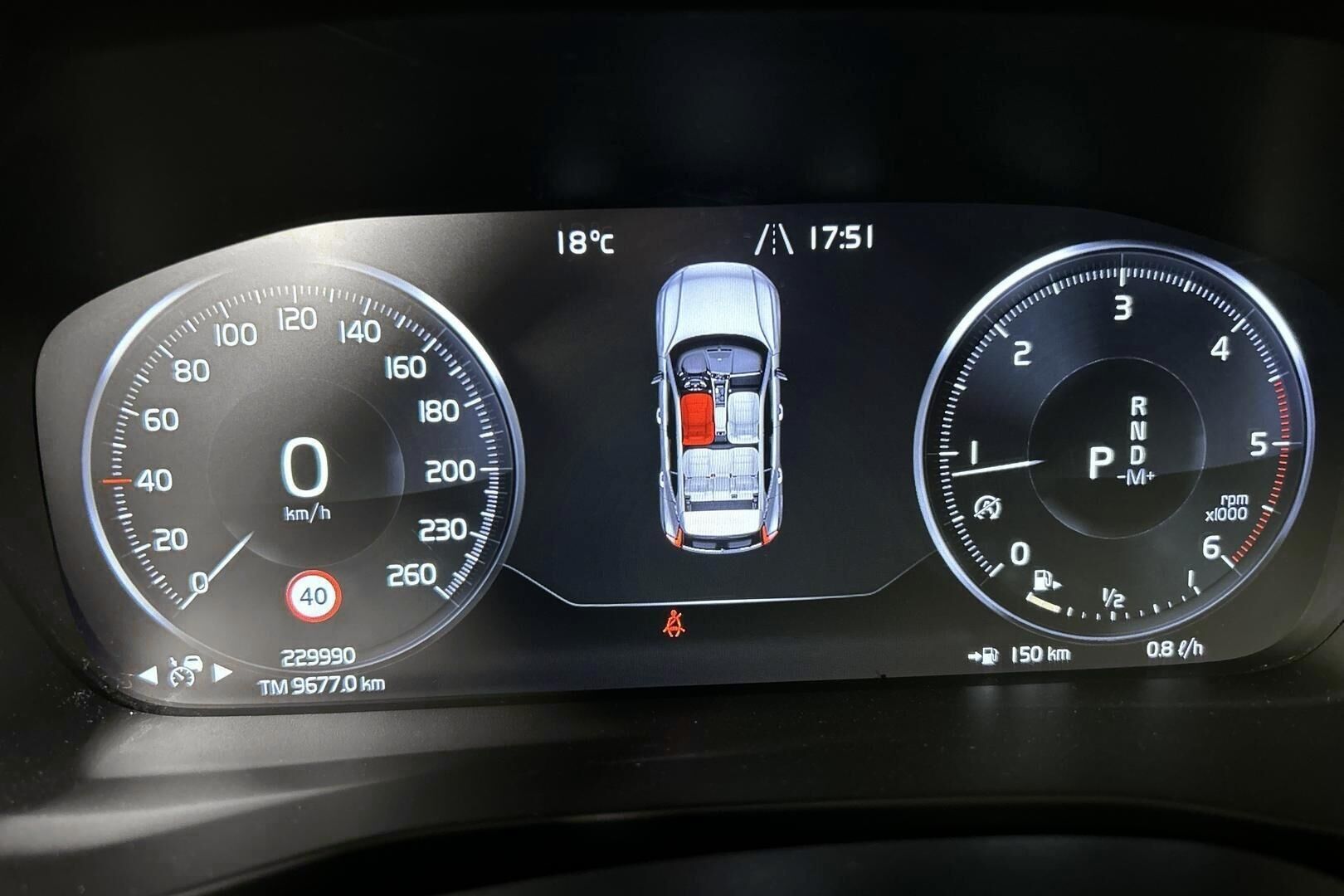 Volvo XC40 iso kuva 14