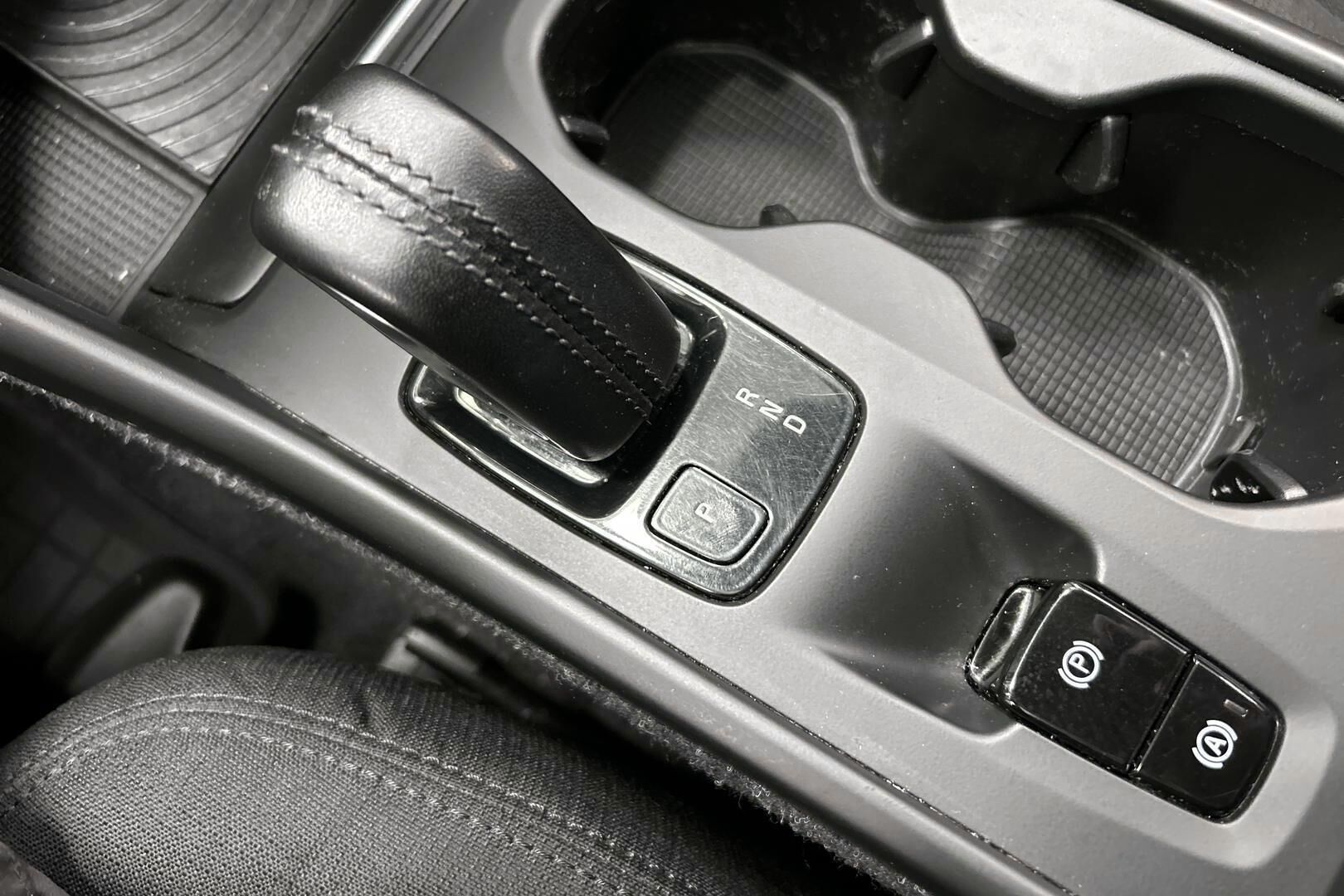 Volvo XC40 iso kuva 30