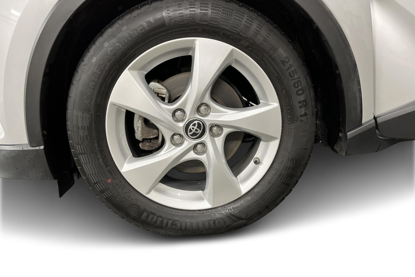 Toyota C-HR iso kuva 8