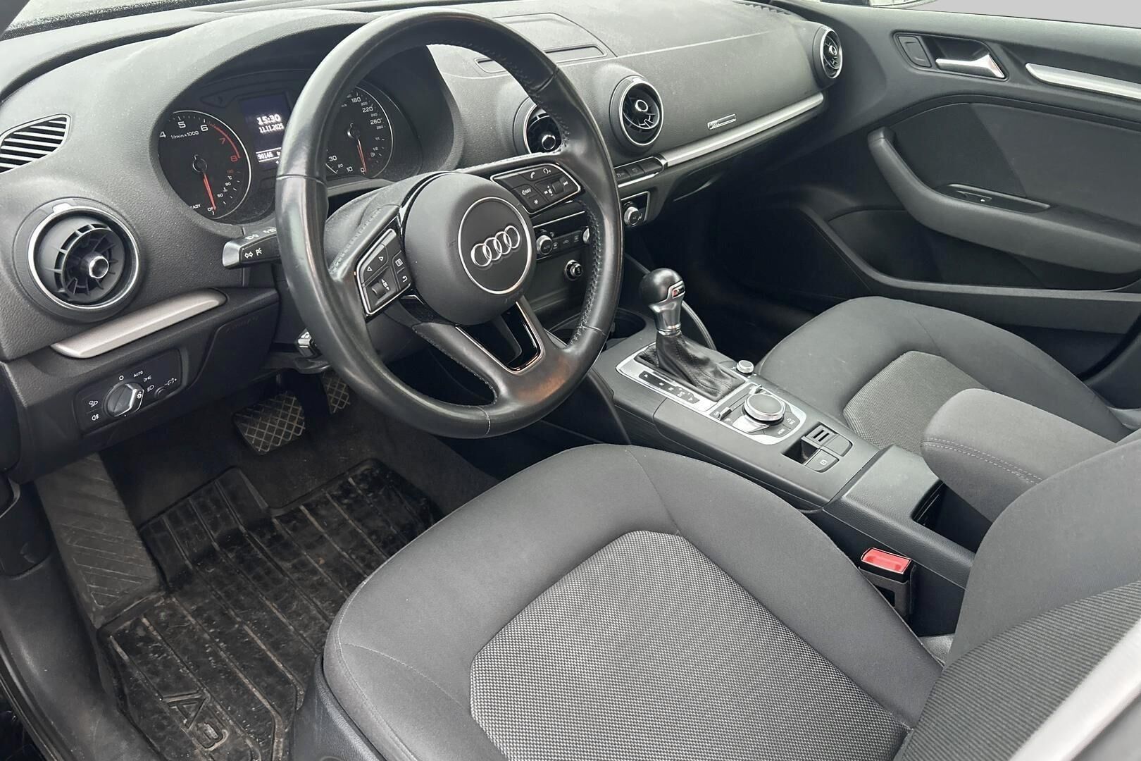 Audi A3 iso kuva 2