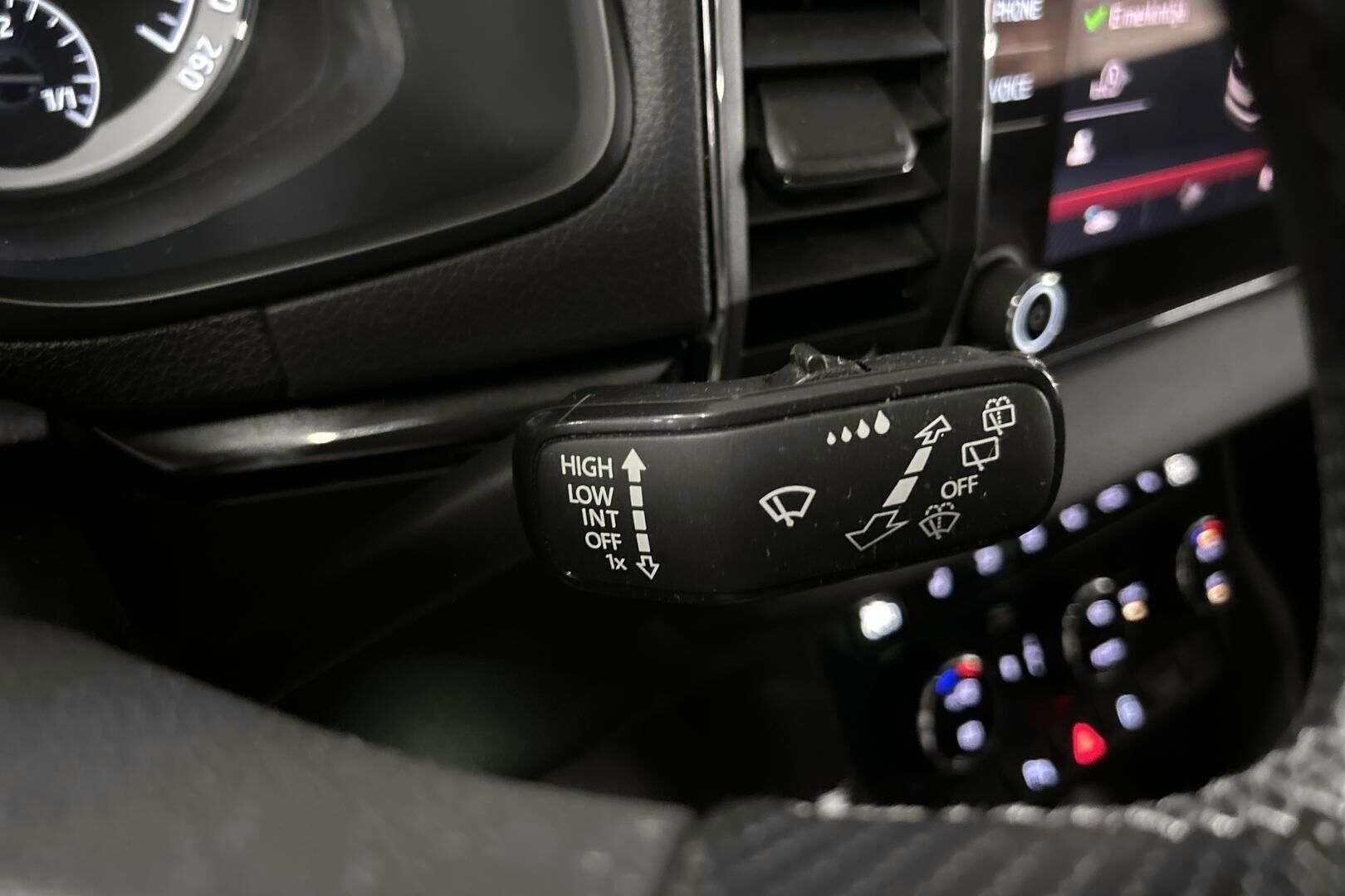 Skoda Karoq iso kuva 16