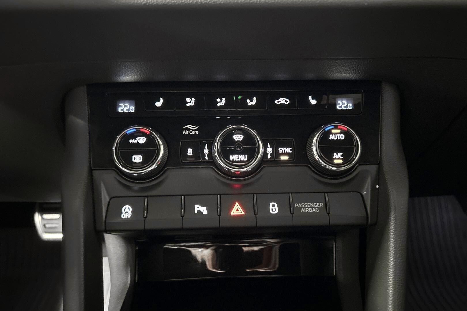 Skoda Karoq iso kuva 35