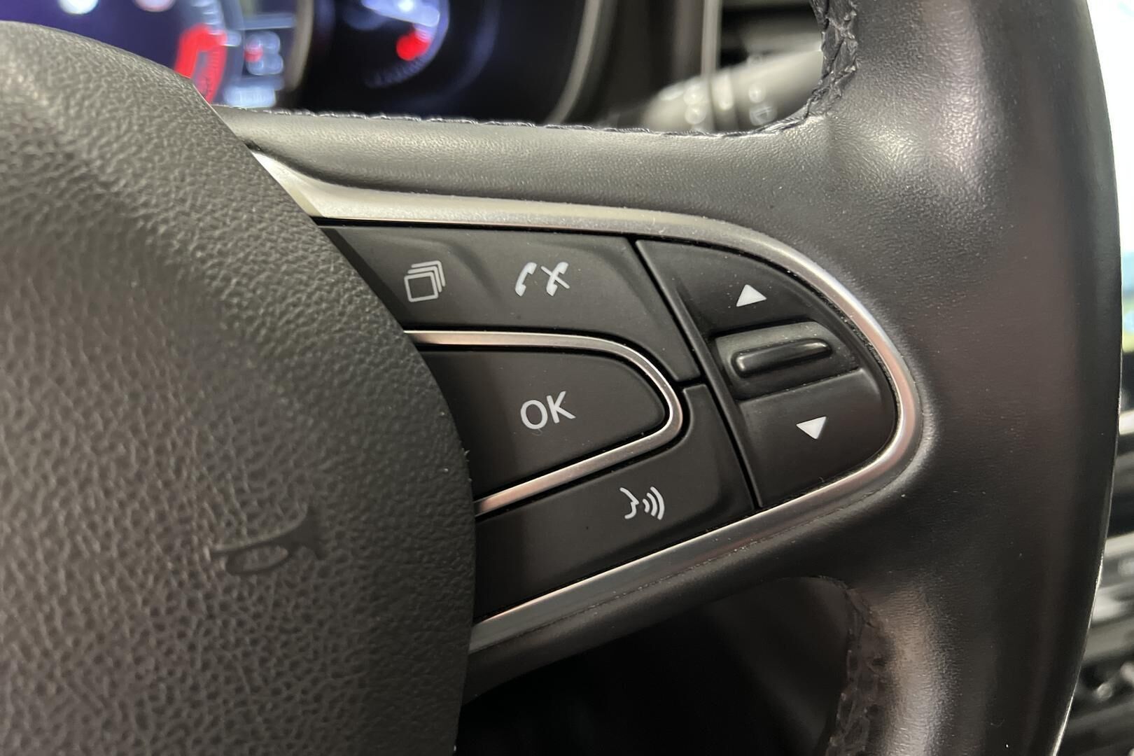 Renault Talisman iso kuva 18