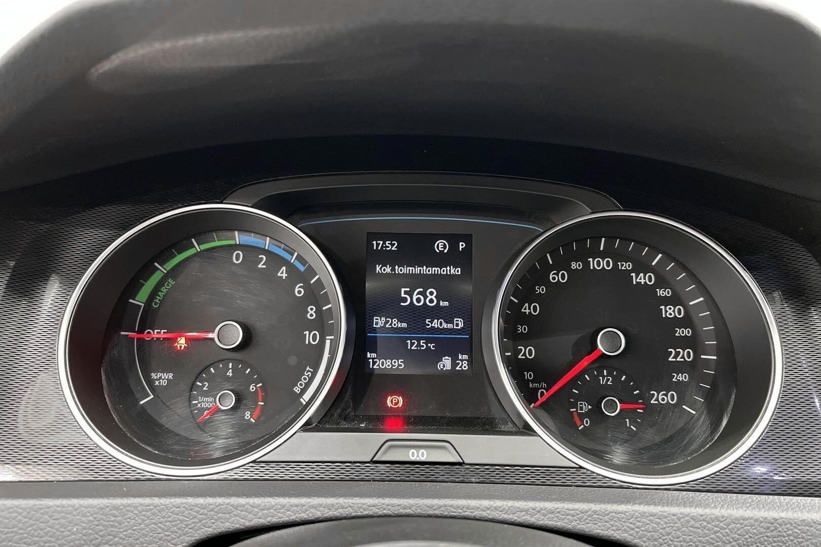 Volkswagen Golf iso kuva 12