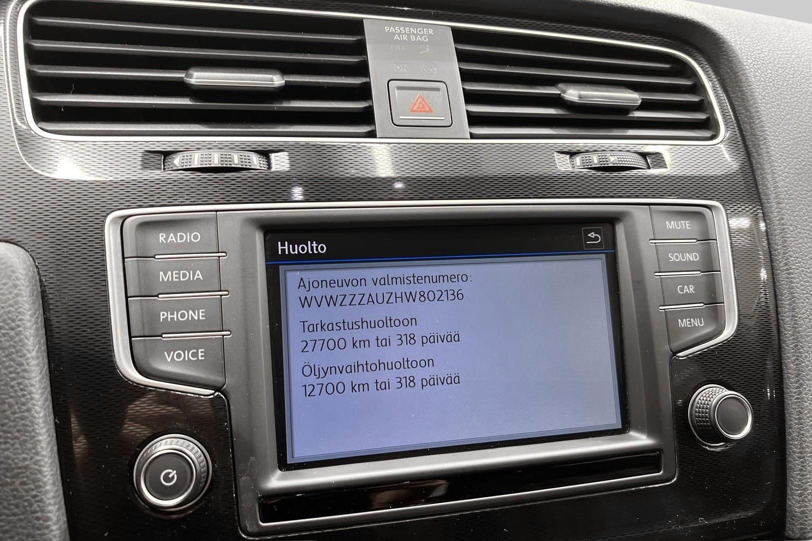 Volkswagen Golf iso kuva 25