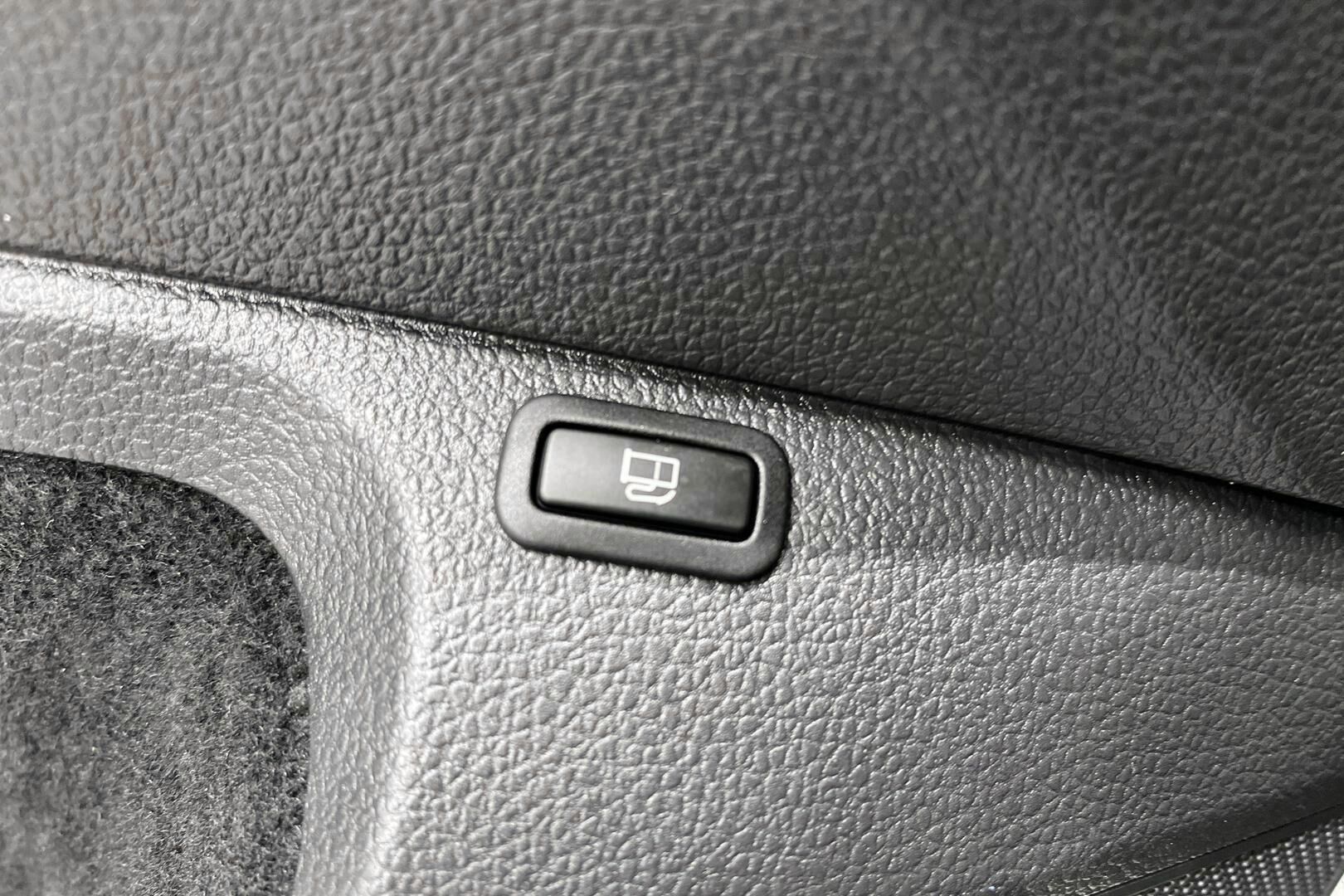 Volkswagen Golf iso kuva 13