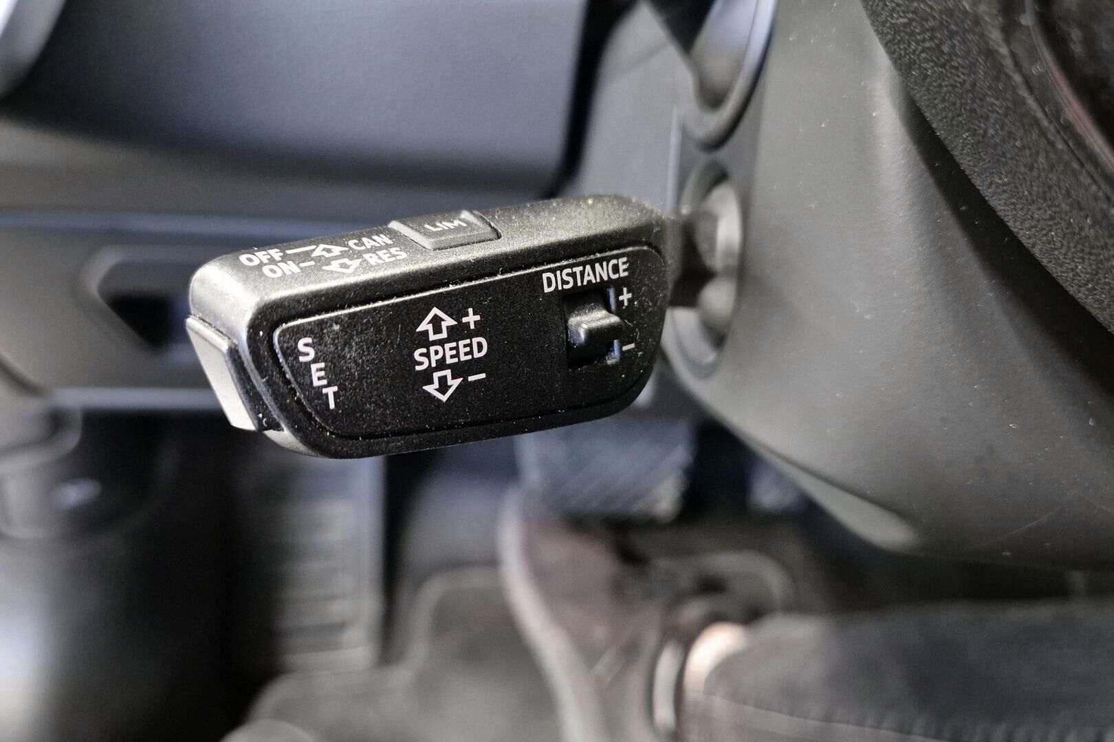 Audi A6 iso kuva 6