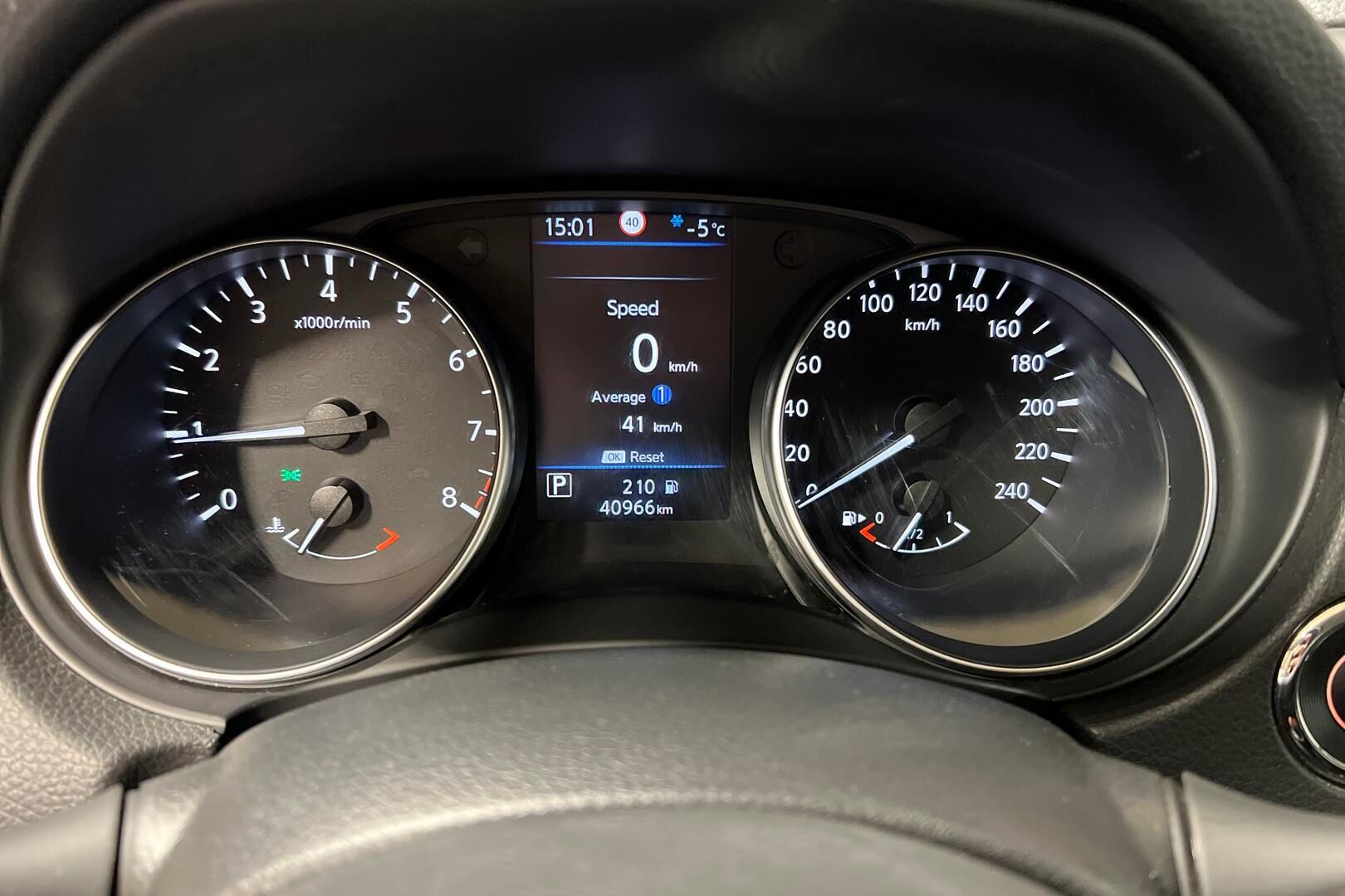 Nissan Qashqai iso kuva 14