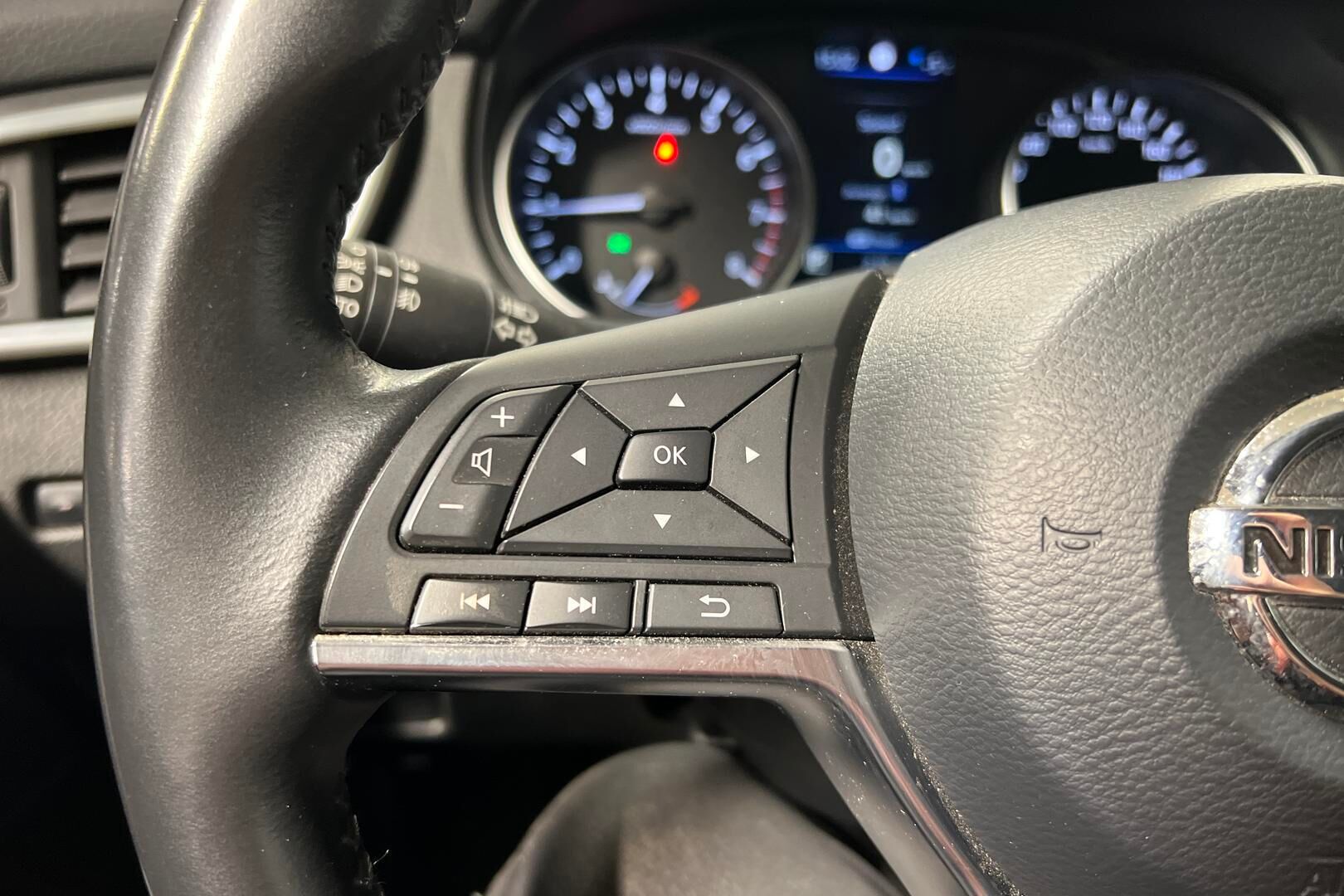 Nissan Qashqai iso kuva 16