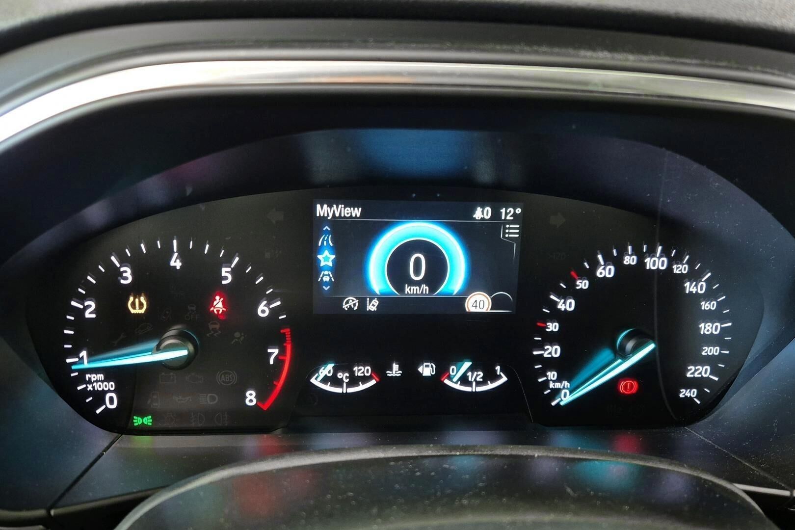 Ford Focus iso kuva 11