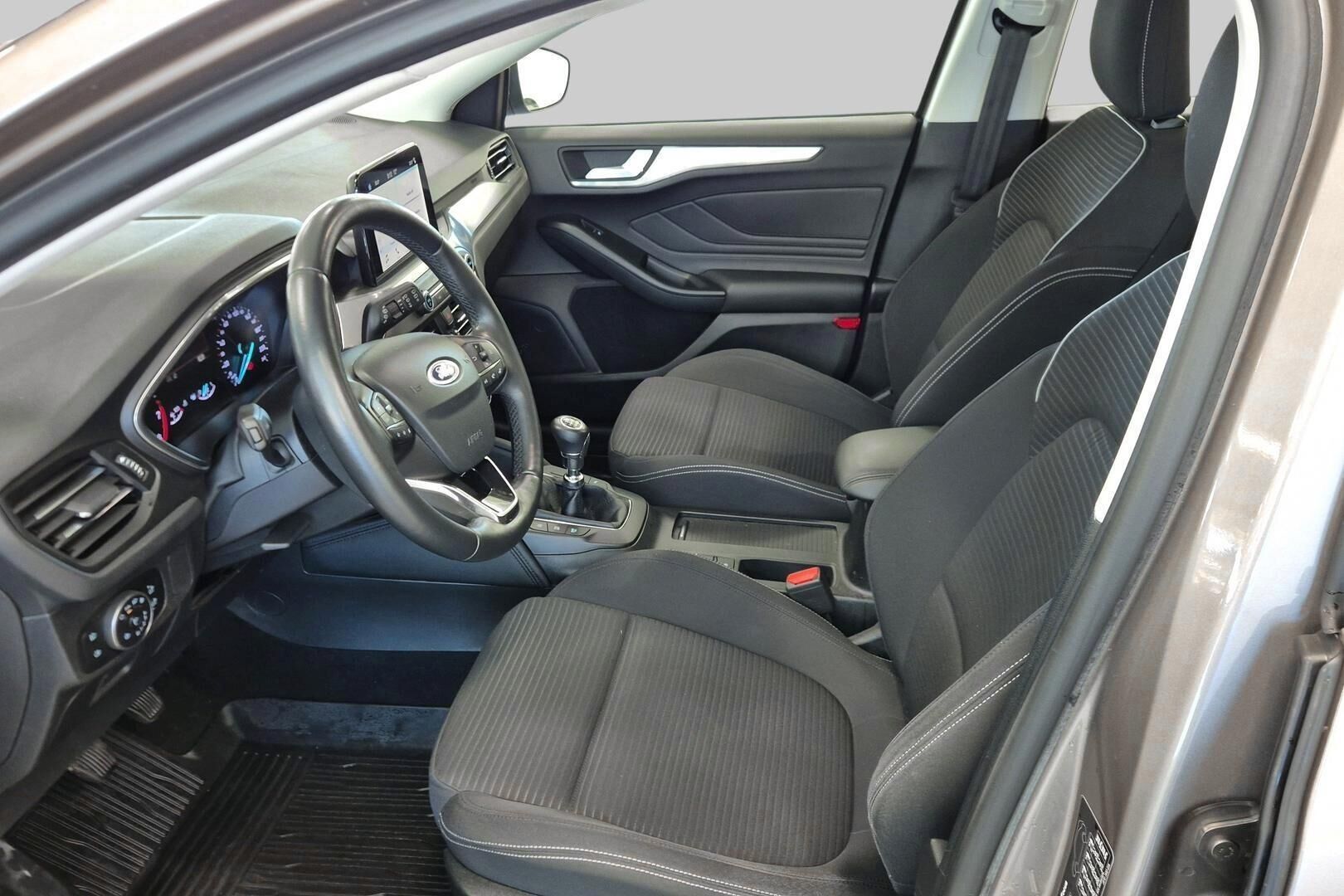 Ford Focus iso kuva 7