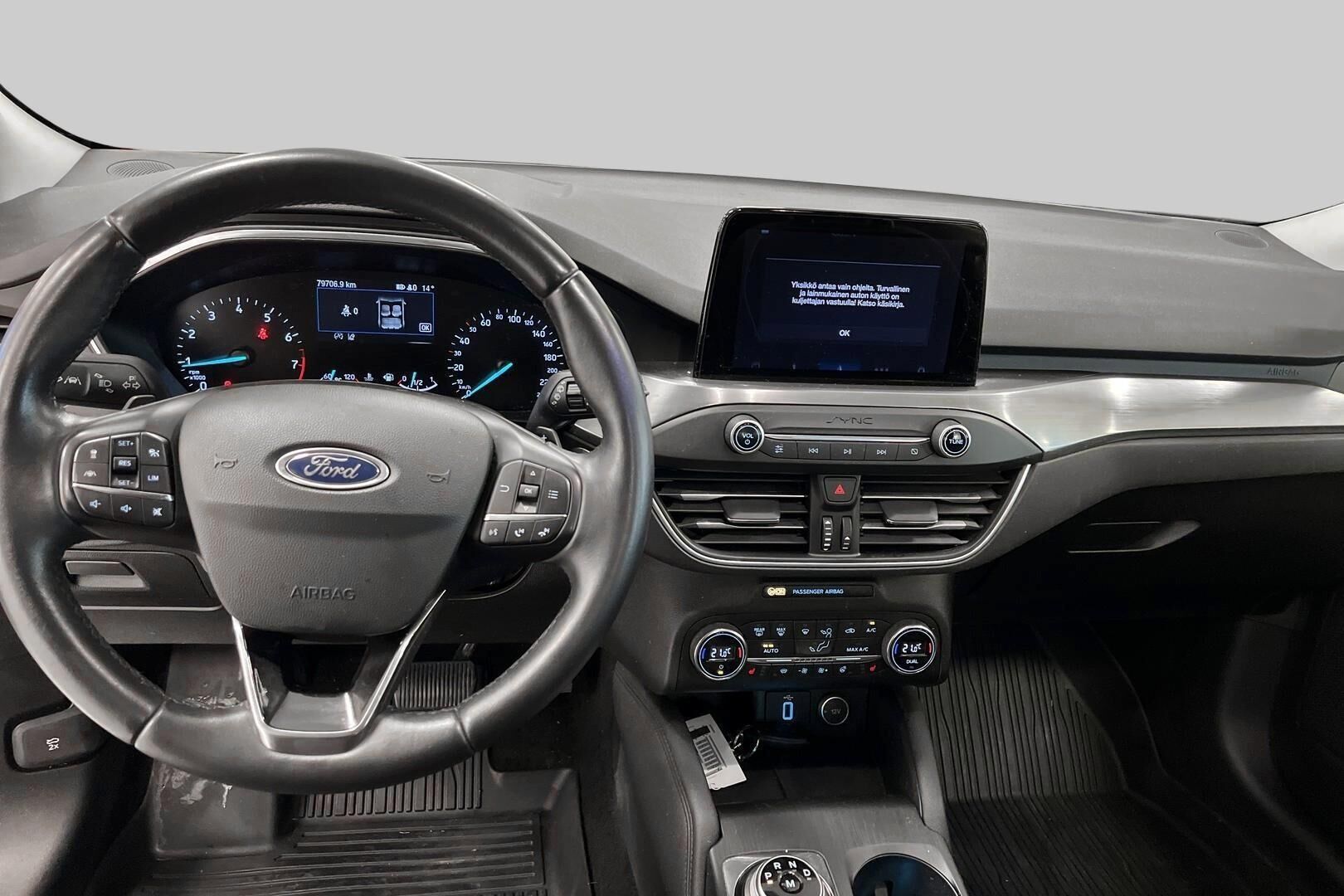 Ford Focus iso kuva 8