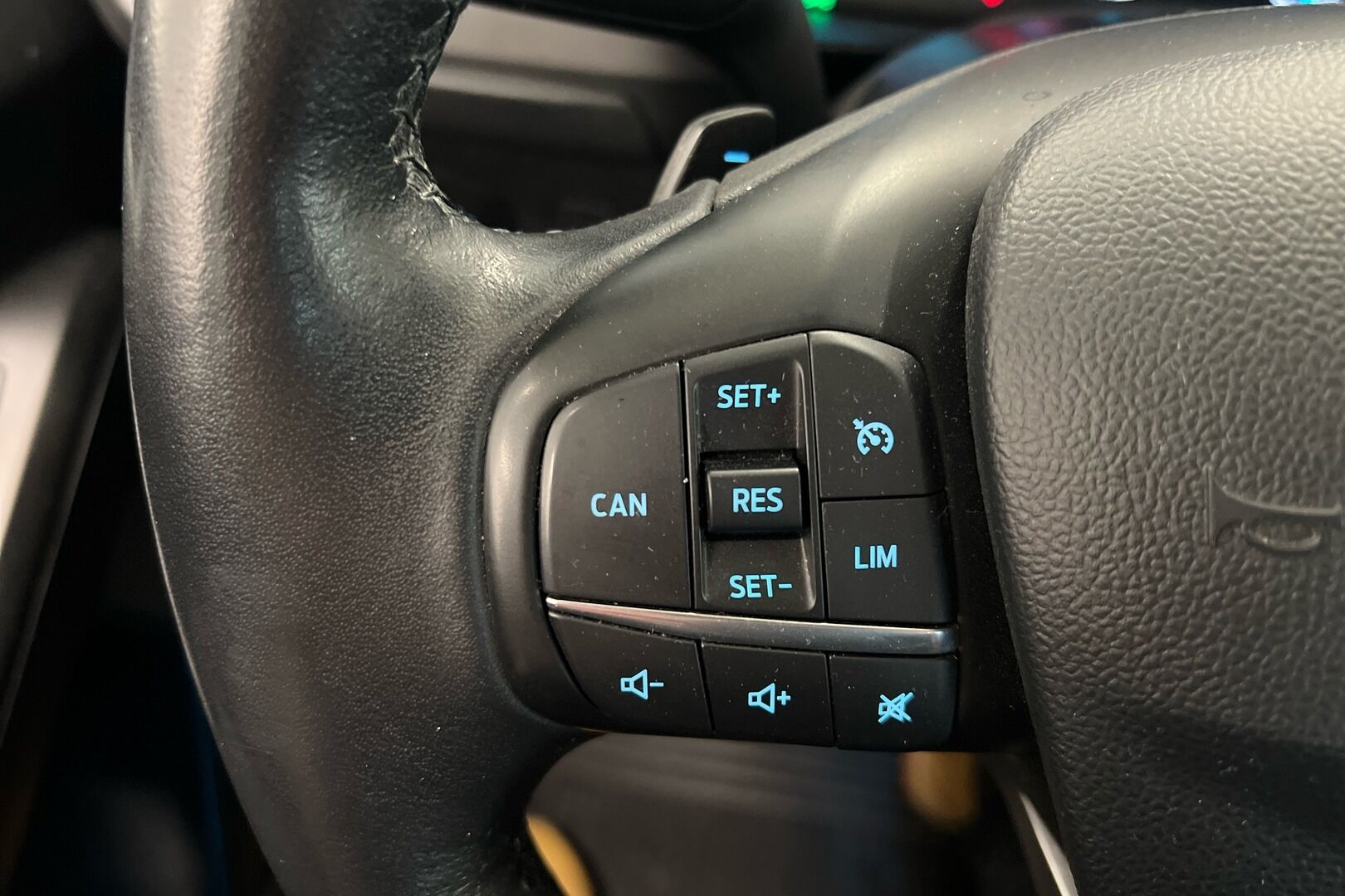 Ford Focus iso kuva 13
