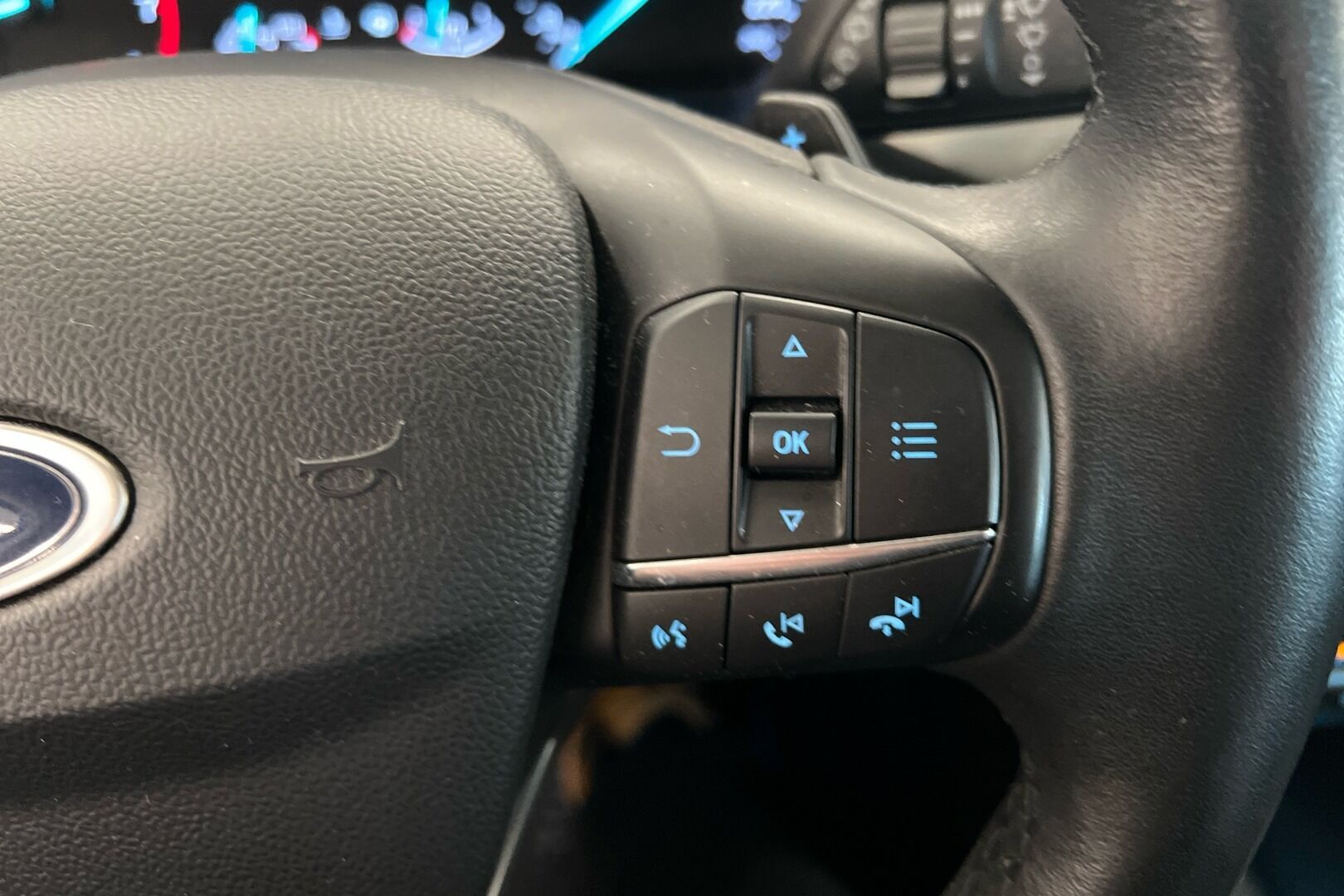 Ford Focus iso kuva 14