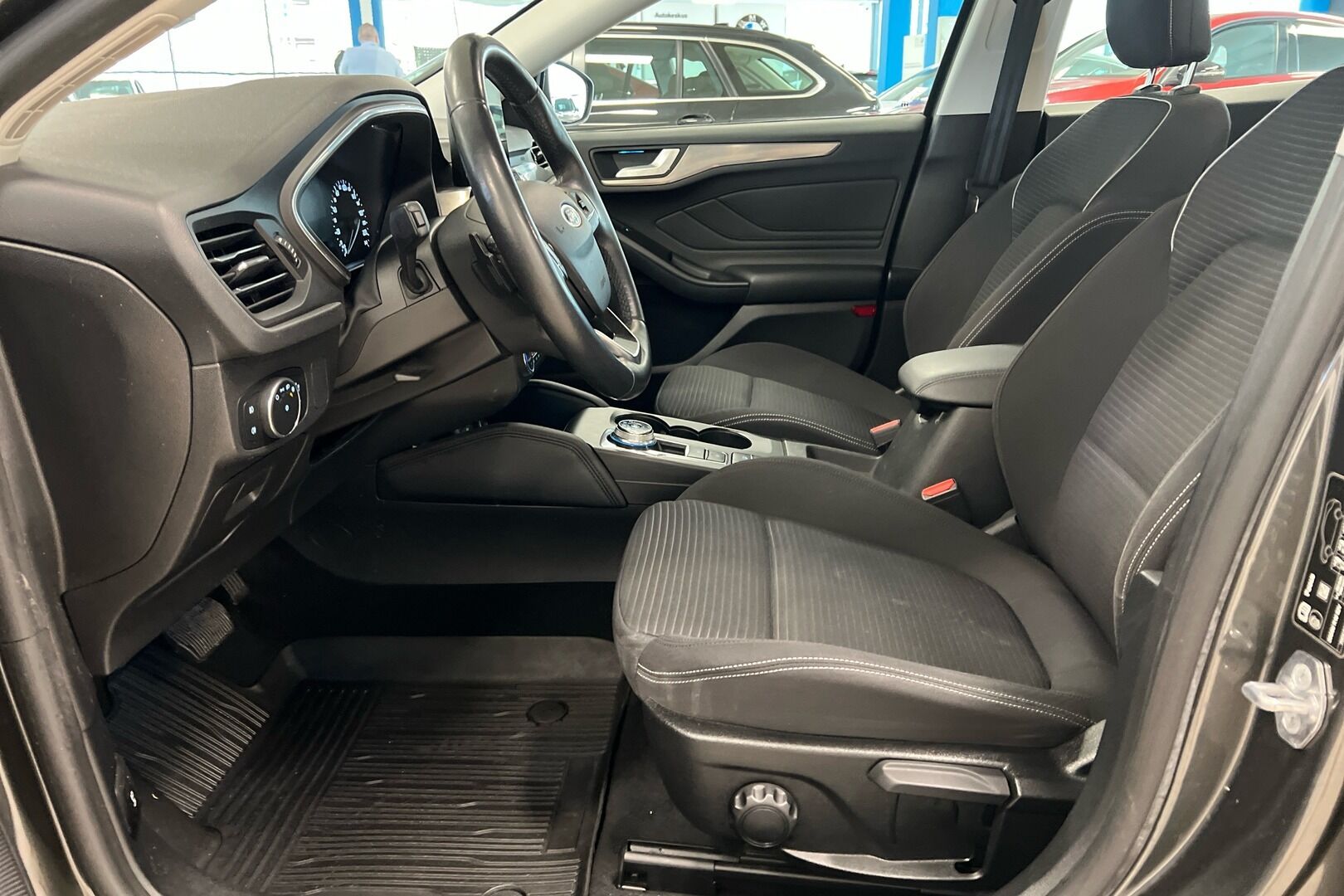 Ford Focus iso kuva 7