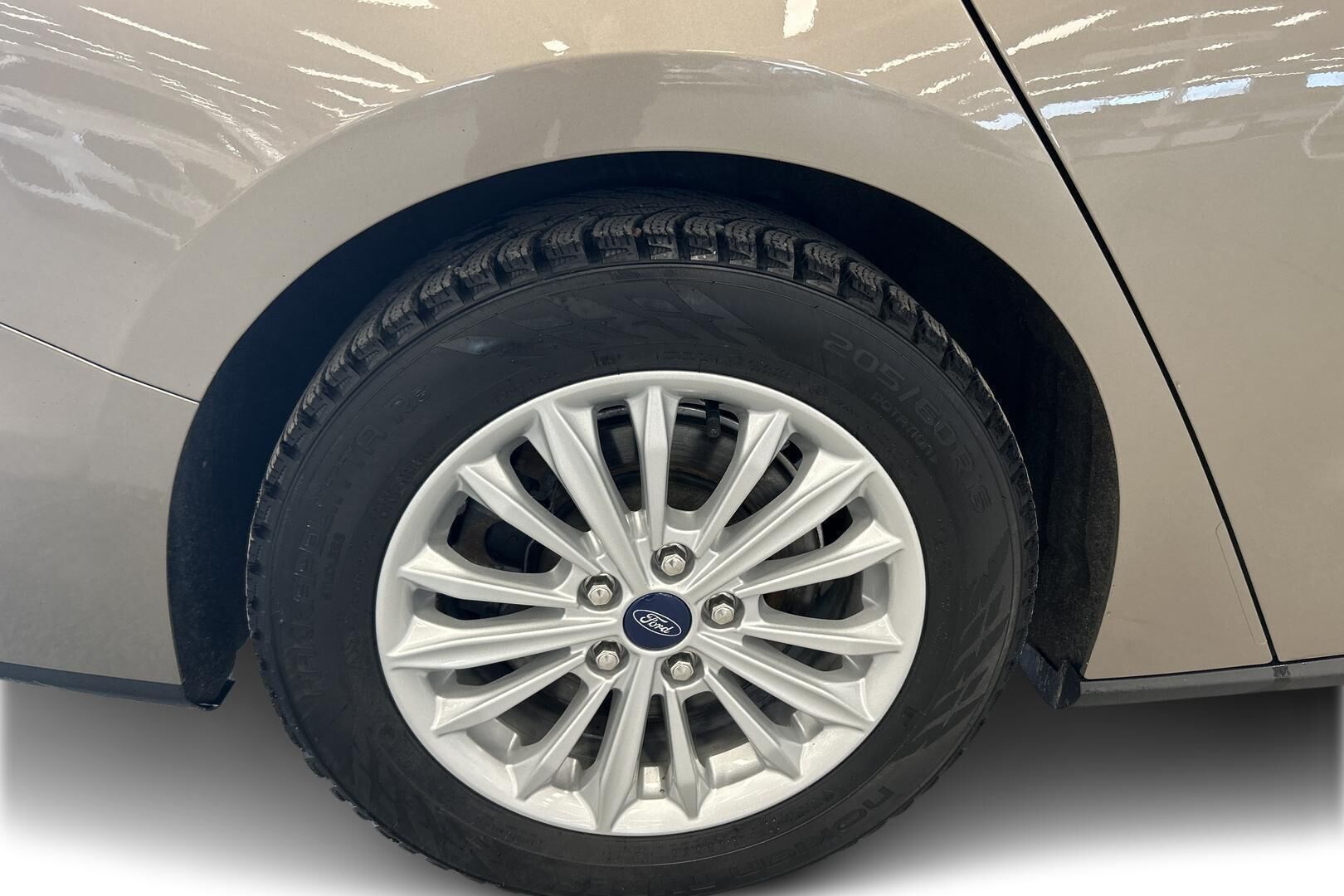 Ford Focus iso kuva 3