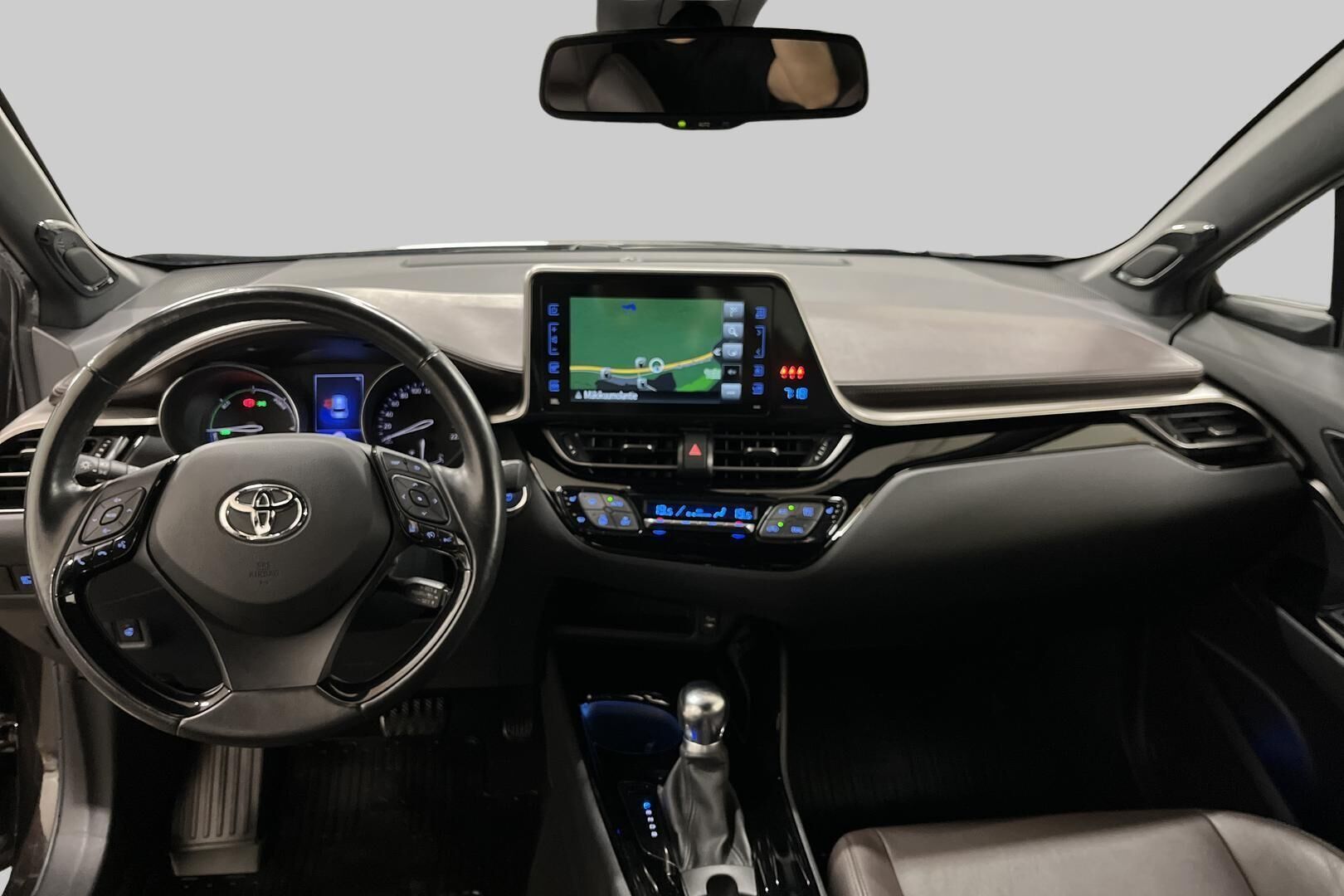 Toyota C-HR iso kuva 14