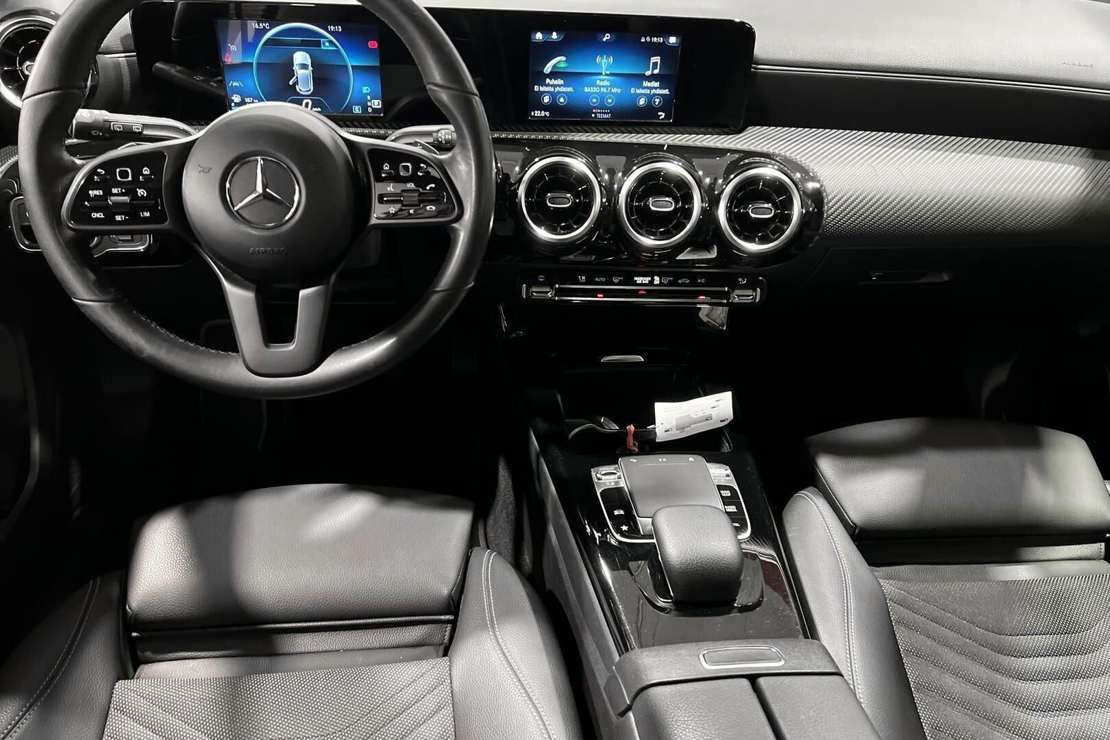 Mercedes-Benz A iso kuva 11