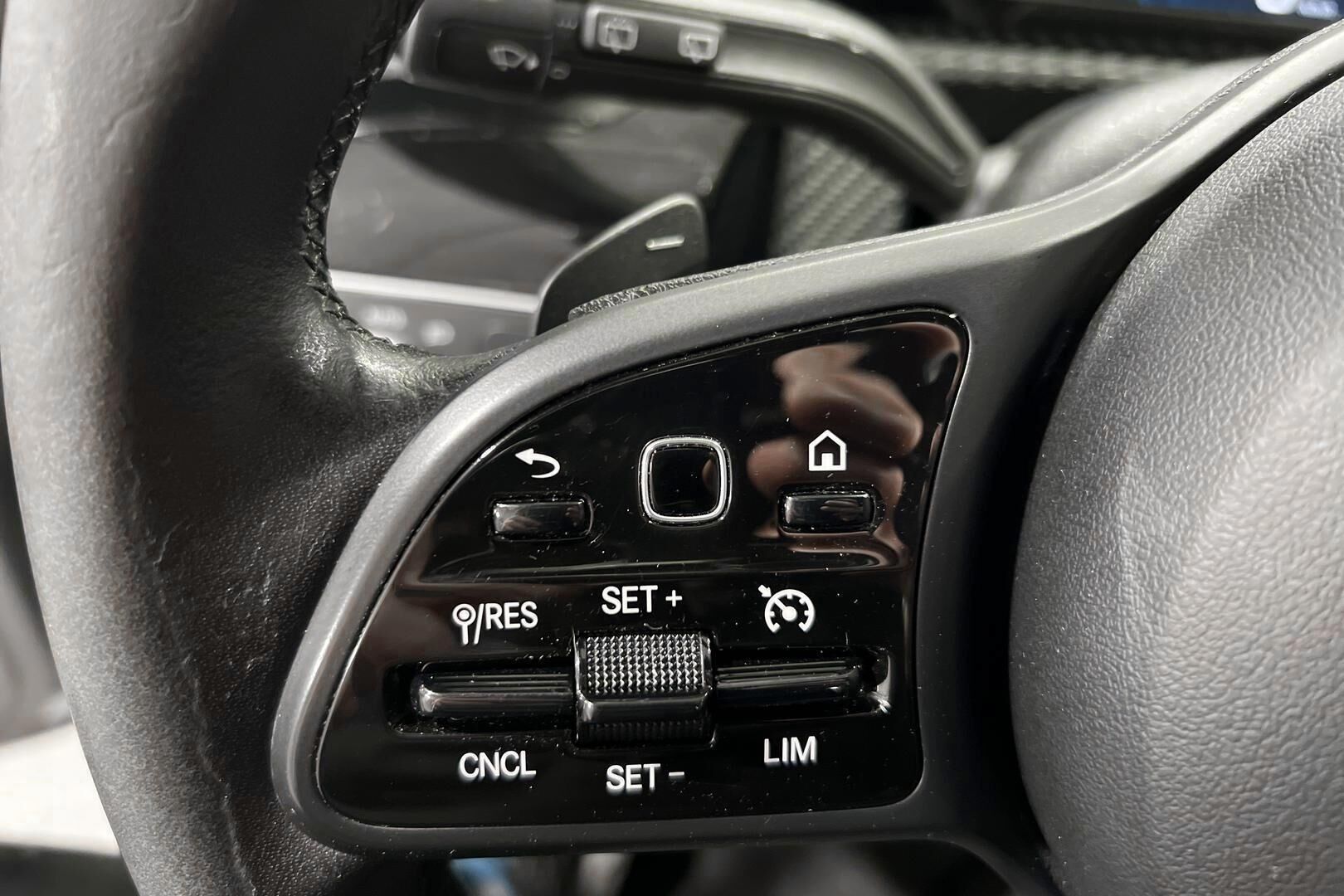 Mercedes-Benz A iso kuva 14