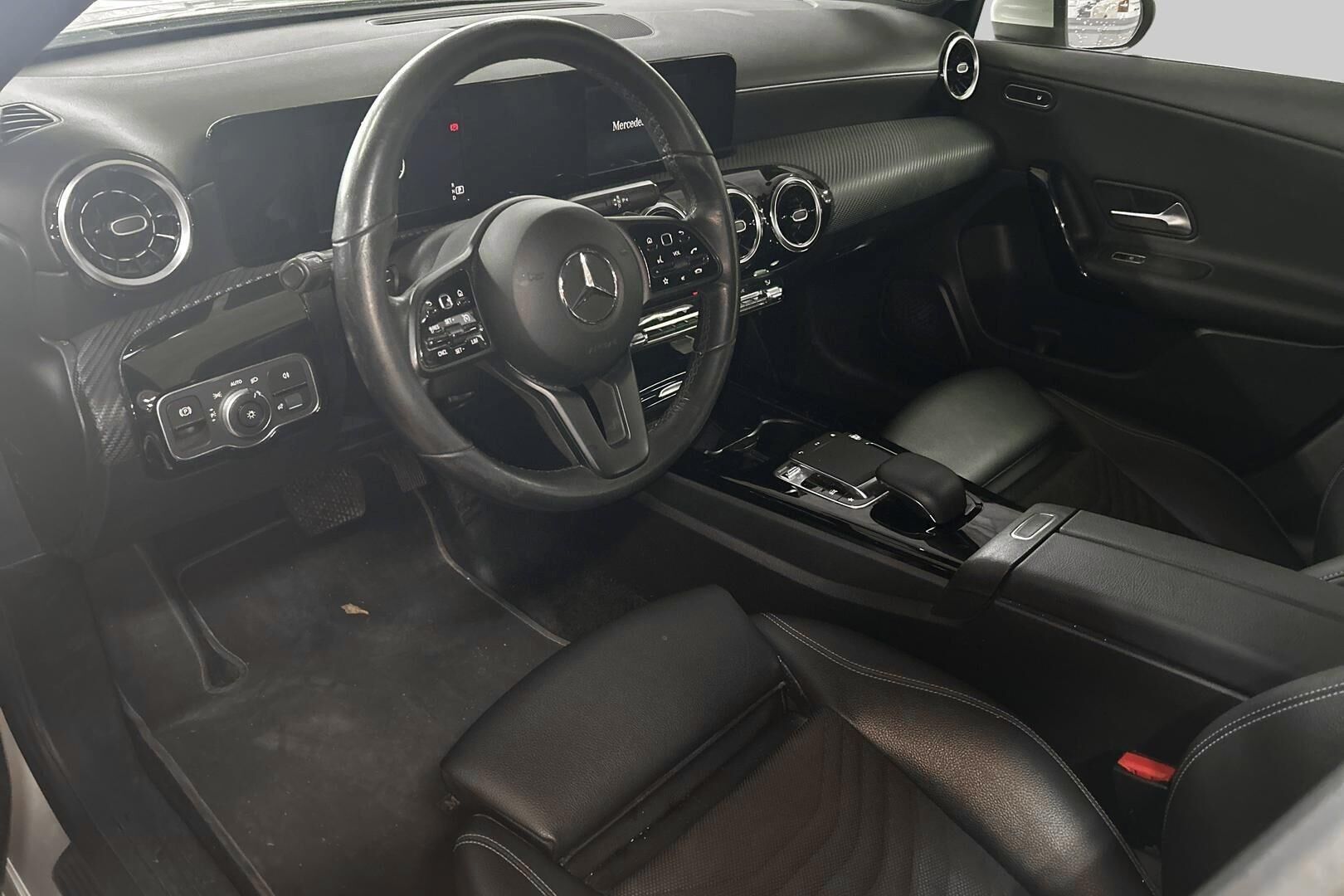 Mercedes-Benz A iso kuva 2