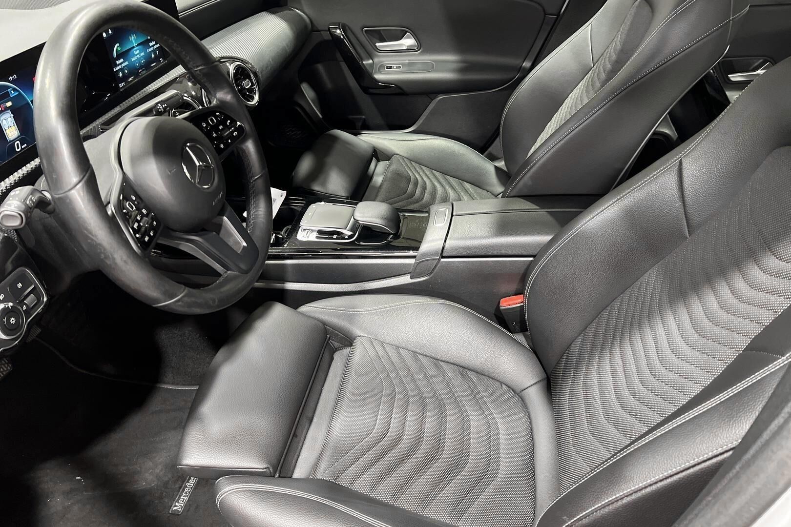 Mercedes-Benz A iso kuva 9