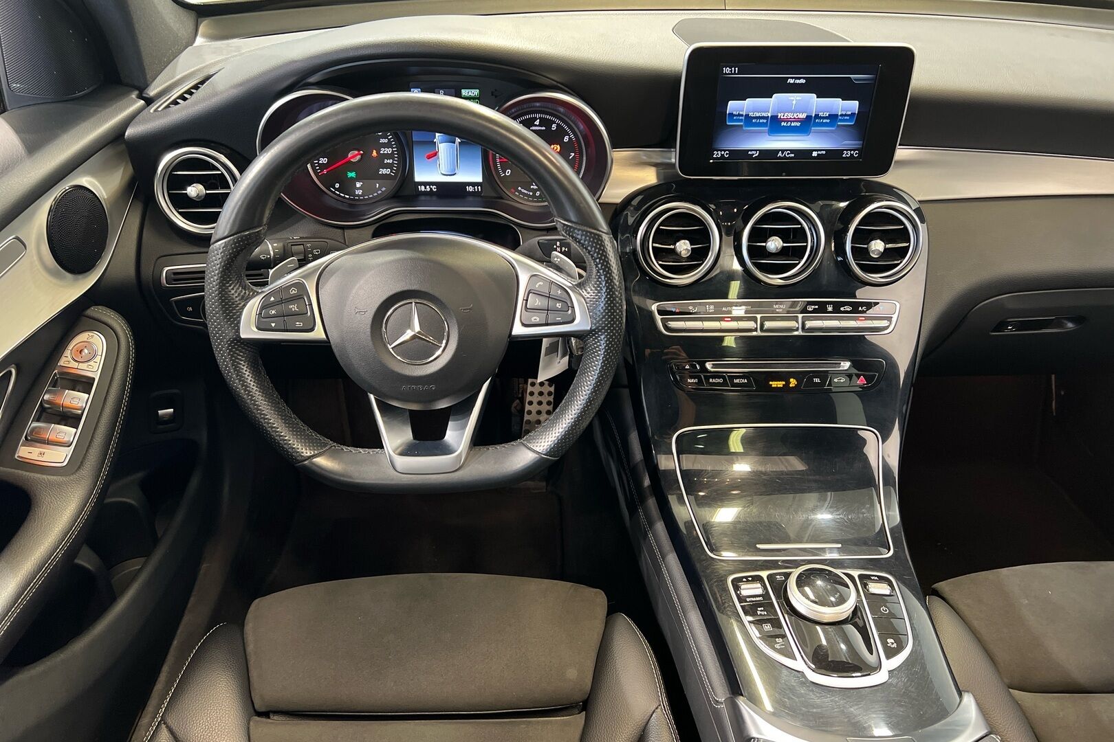 Mercedes-Benz GLC iso kuva 10