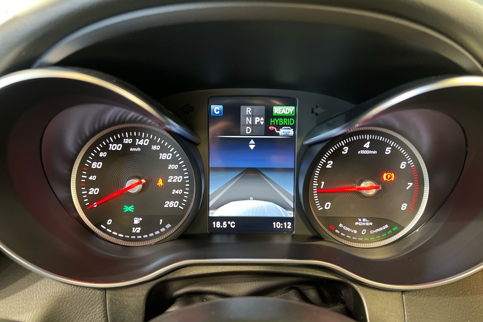 Mercedes-Benz GLC iso kuva 11