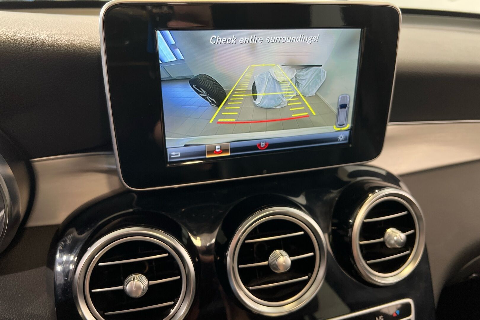 Mercedes-Benz GLC iso kuva 12